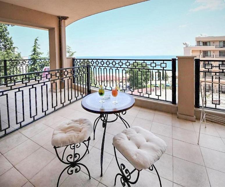 Double Side Sea View Room with unlimited access to Calma SPA Center photo 2
