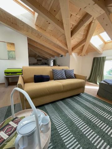 King Studio With Sofa Bed photo 2