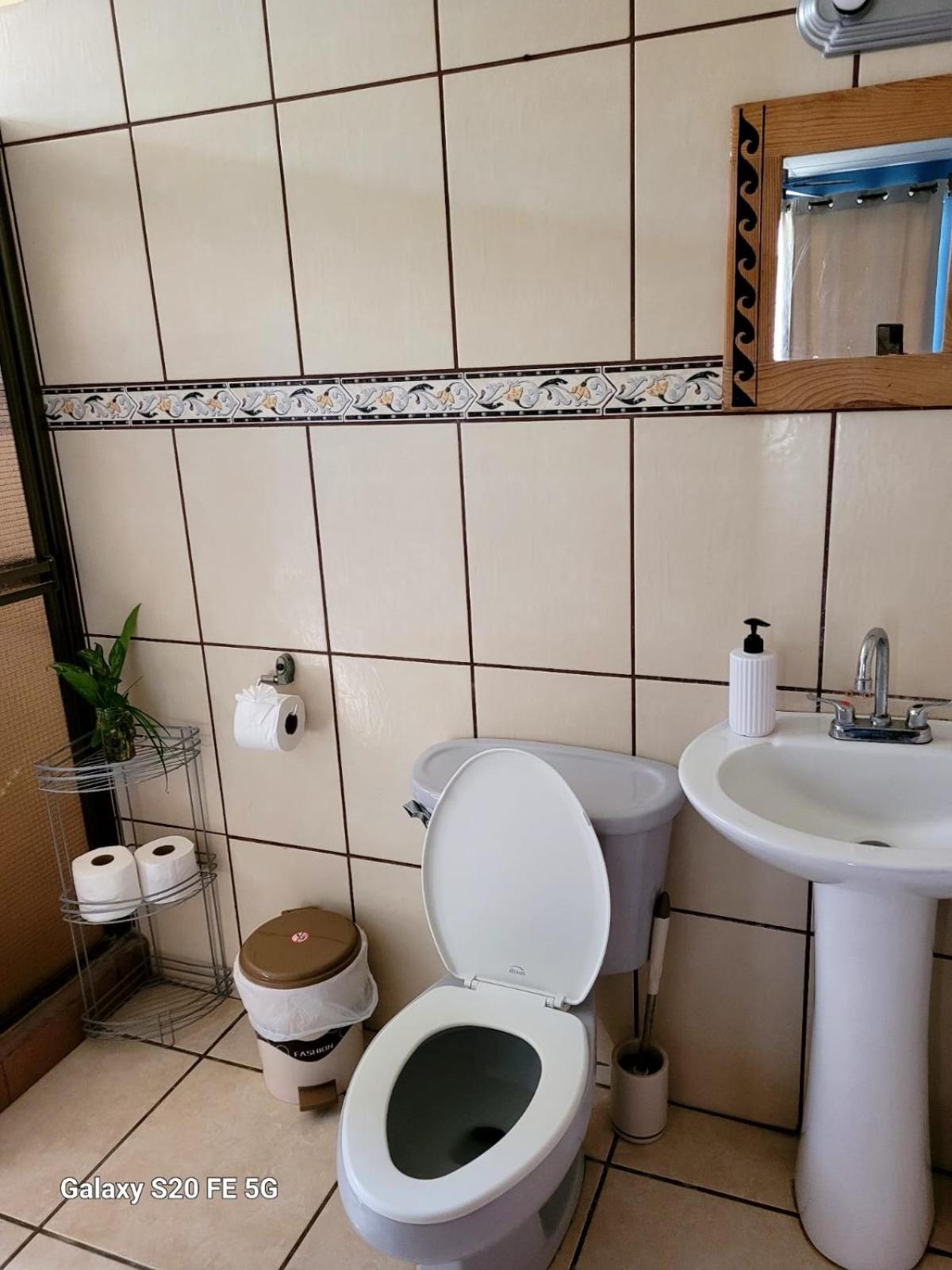 Quadruple Room with Private Bathroom photo 3