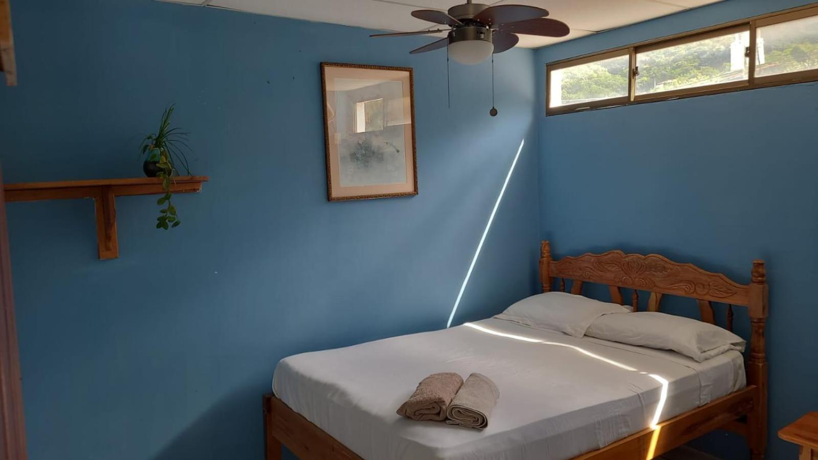 Double Room with Shared Bathroom photo 1