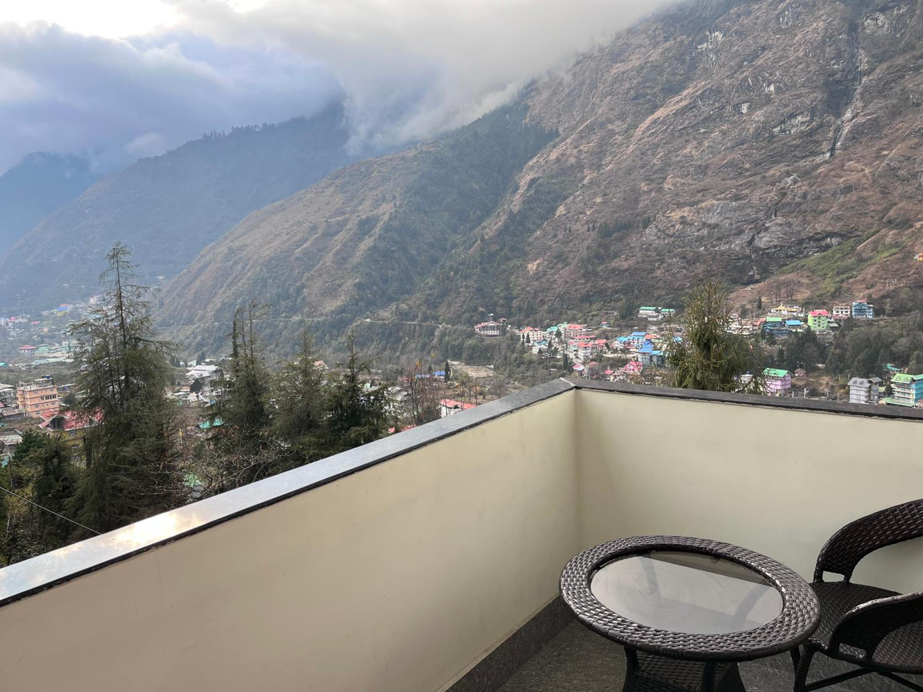 Junior Suite with Balcony - Photo 7