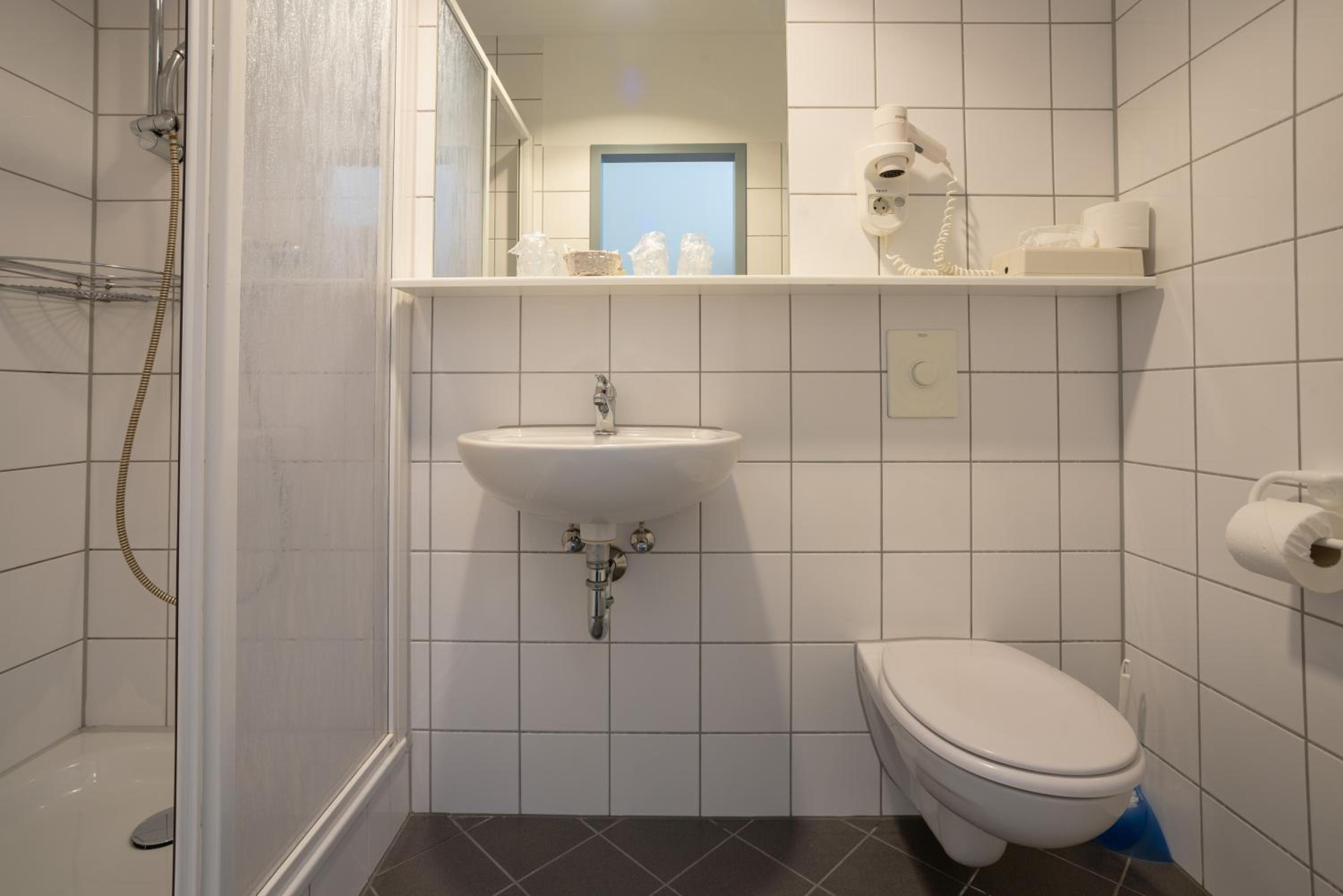 Standard Double Room - Single Use photo 2