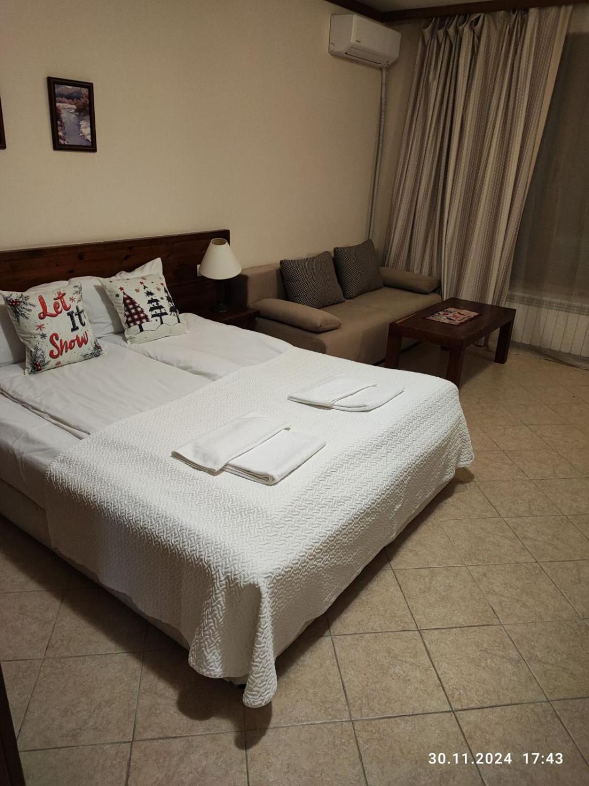One-Bedroom Apartment - Photo 18