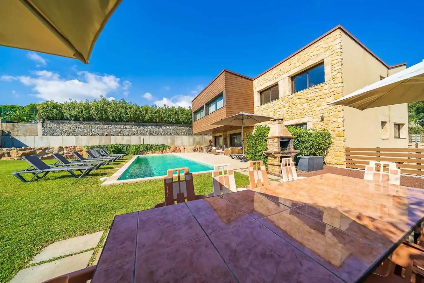 Villa photo 3