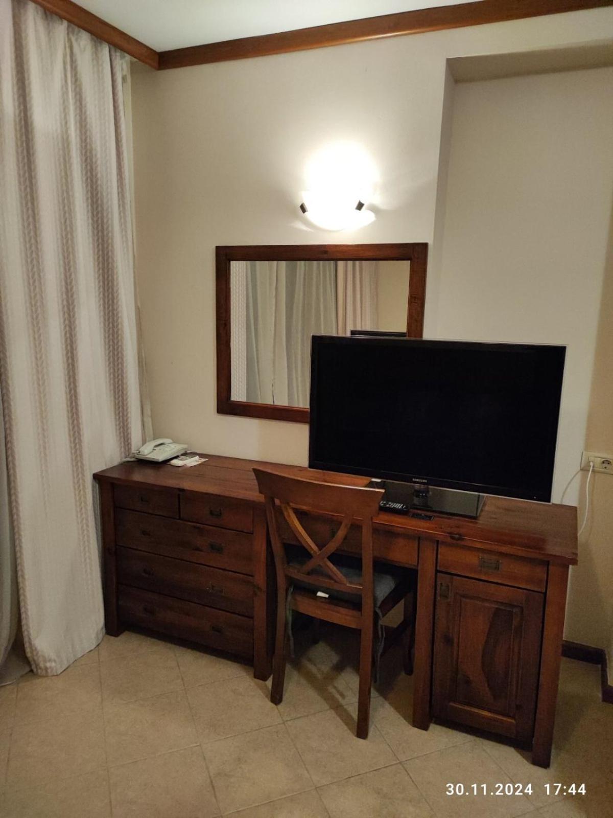 One-Bedroom Apartment - Photo 15