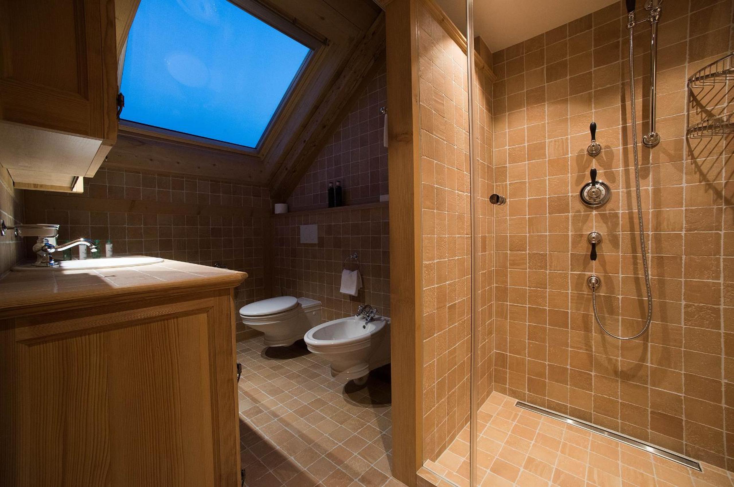 Suite 15 - Photo 3