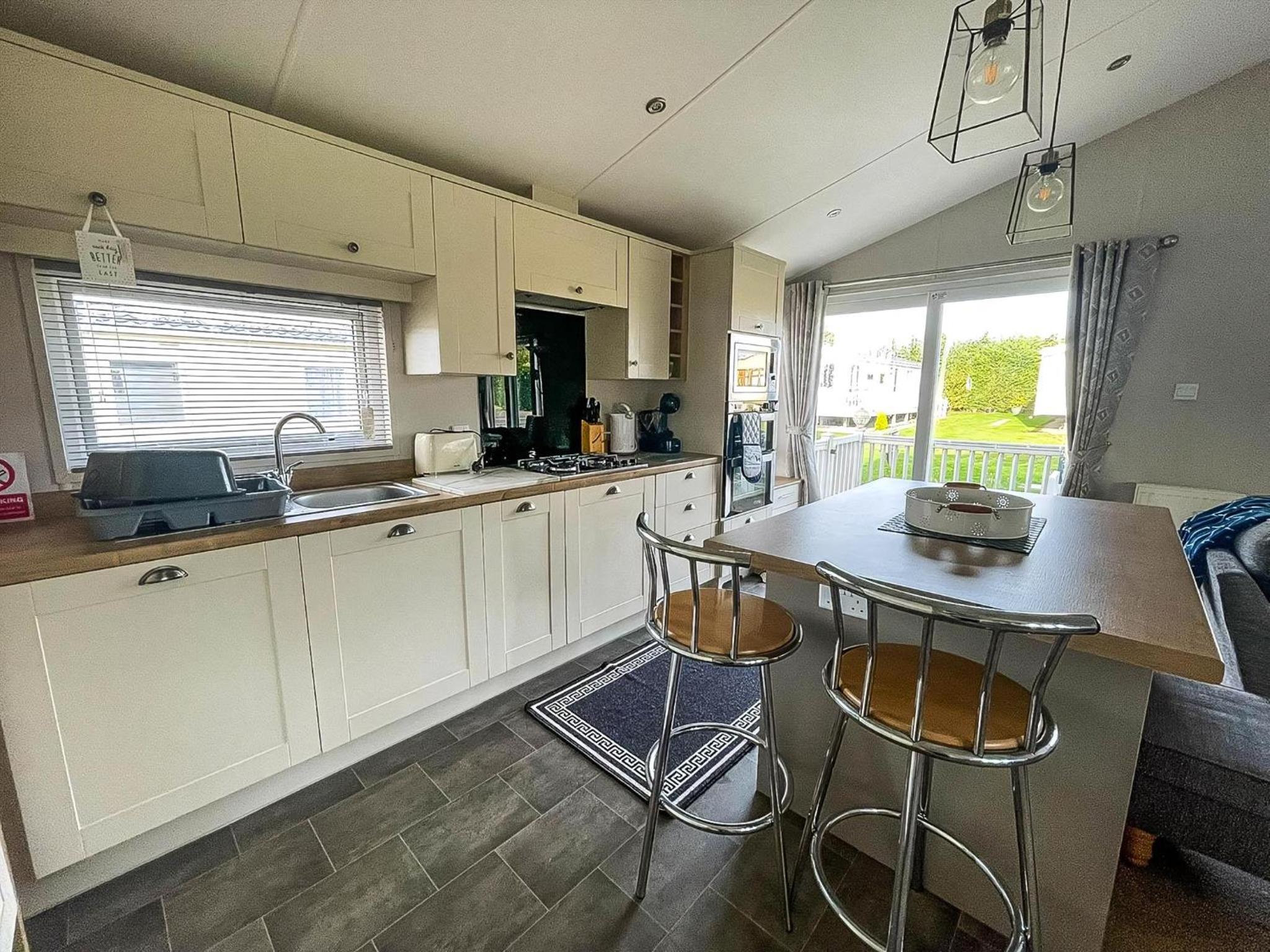 Three-Bedroom House photo 2