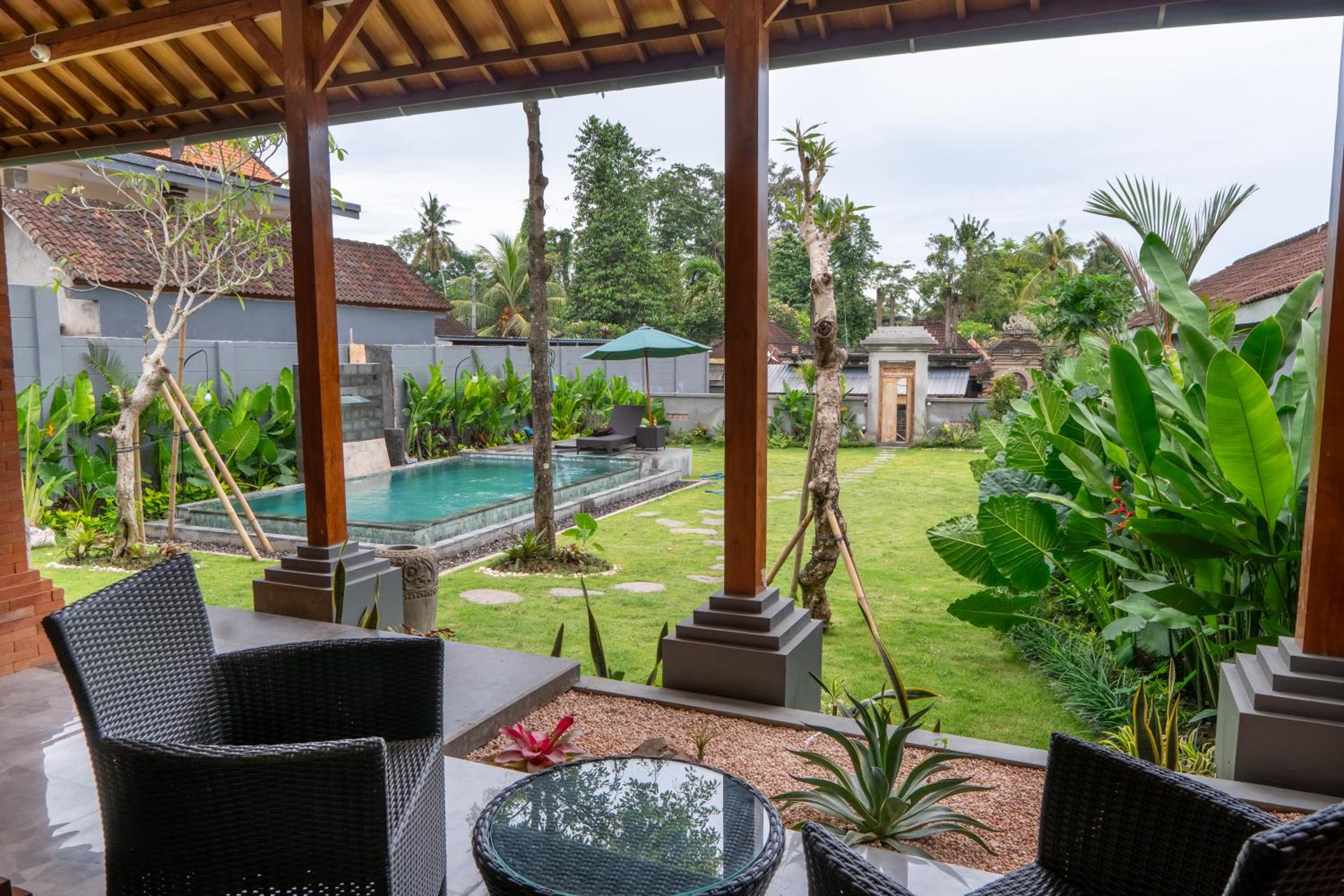 Suite with Pool View - Photo 1