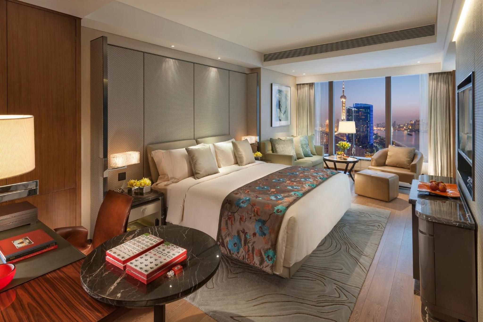 Club Mandarin River View Room King photo 2