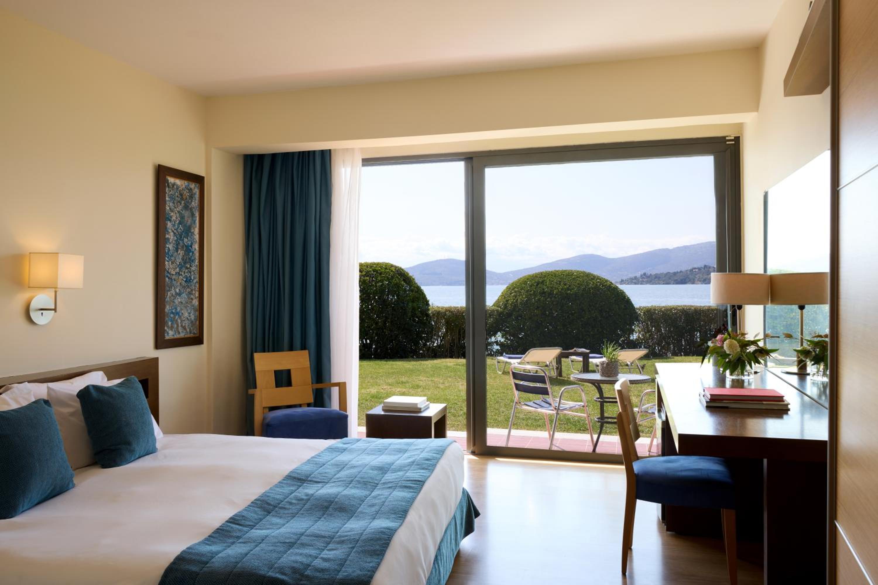 Double Room with Sea View - Photo 2
