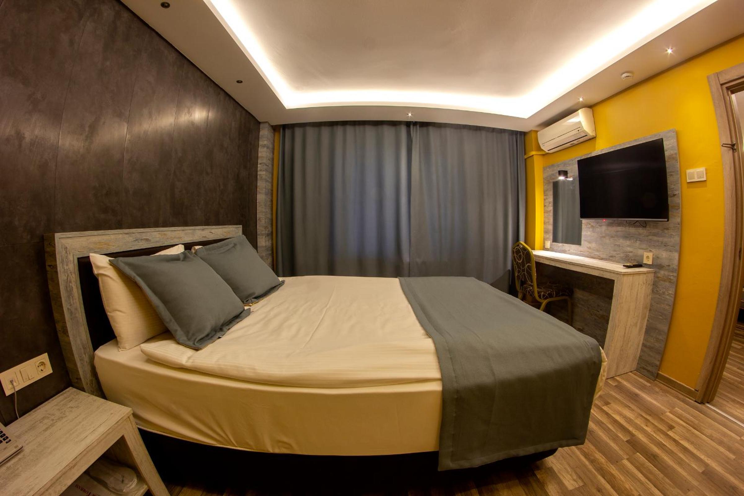 Standard Double or Twin Room photo 3