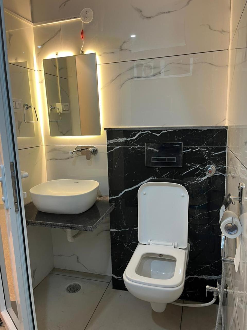 Double Room with Private Bathroom photo 2