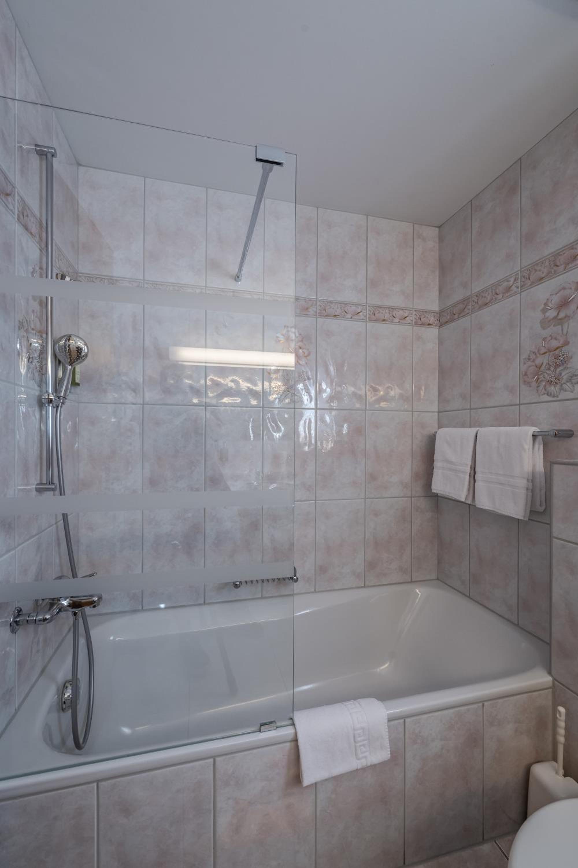 Large Double Room photo 3