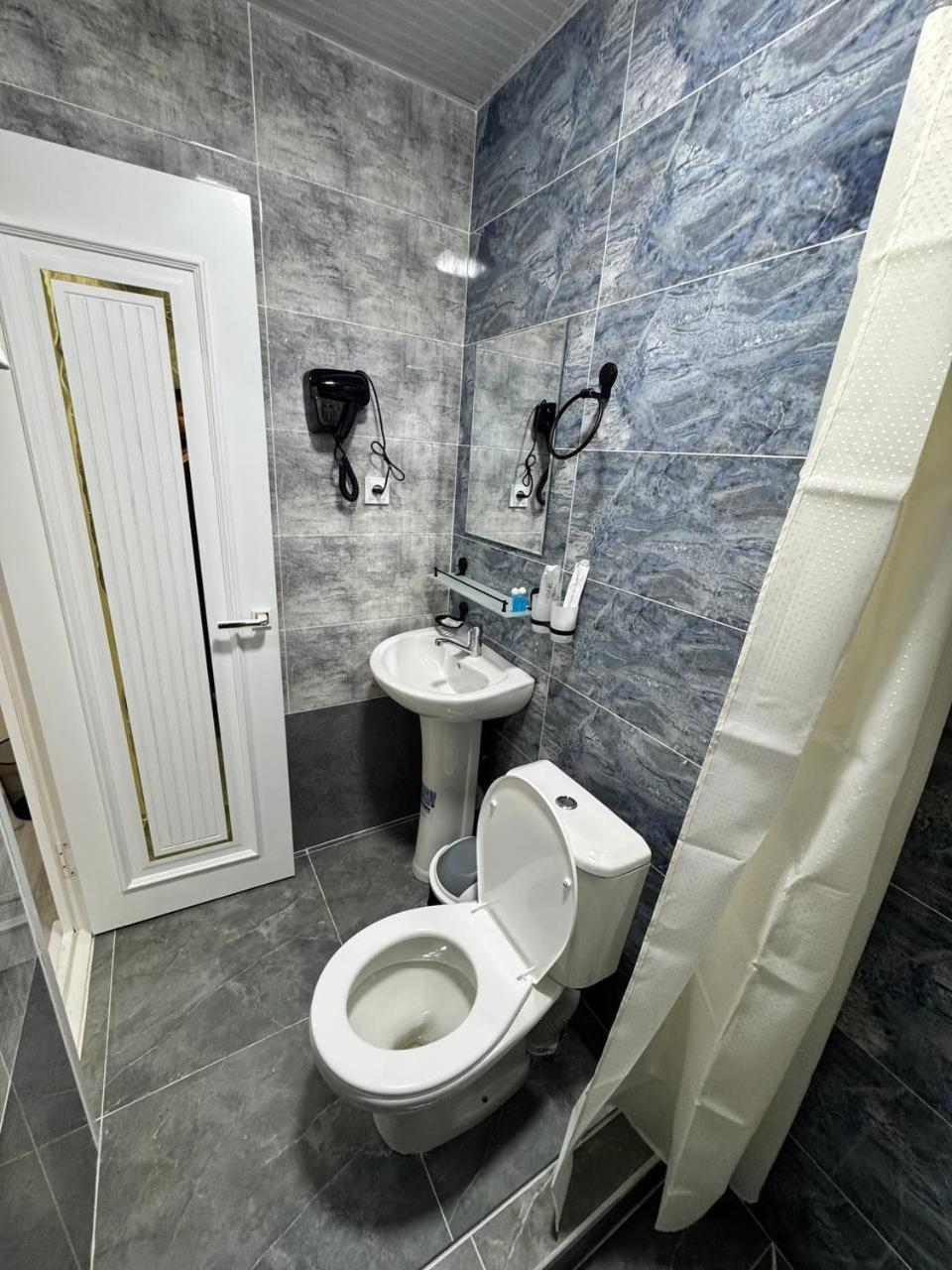 Double or Twin Room - Photo 2