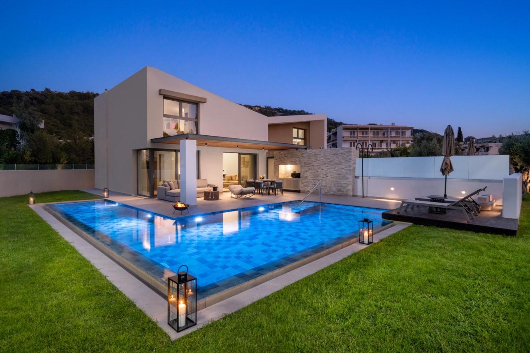 Villa with Private Pool photo 3