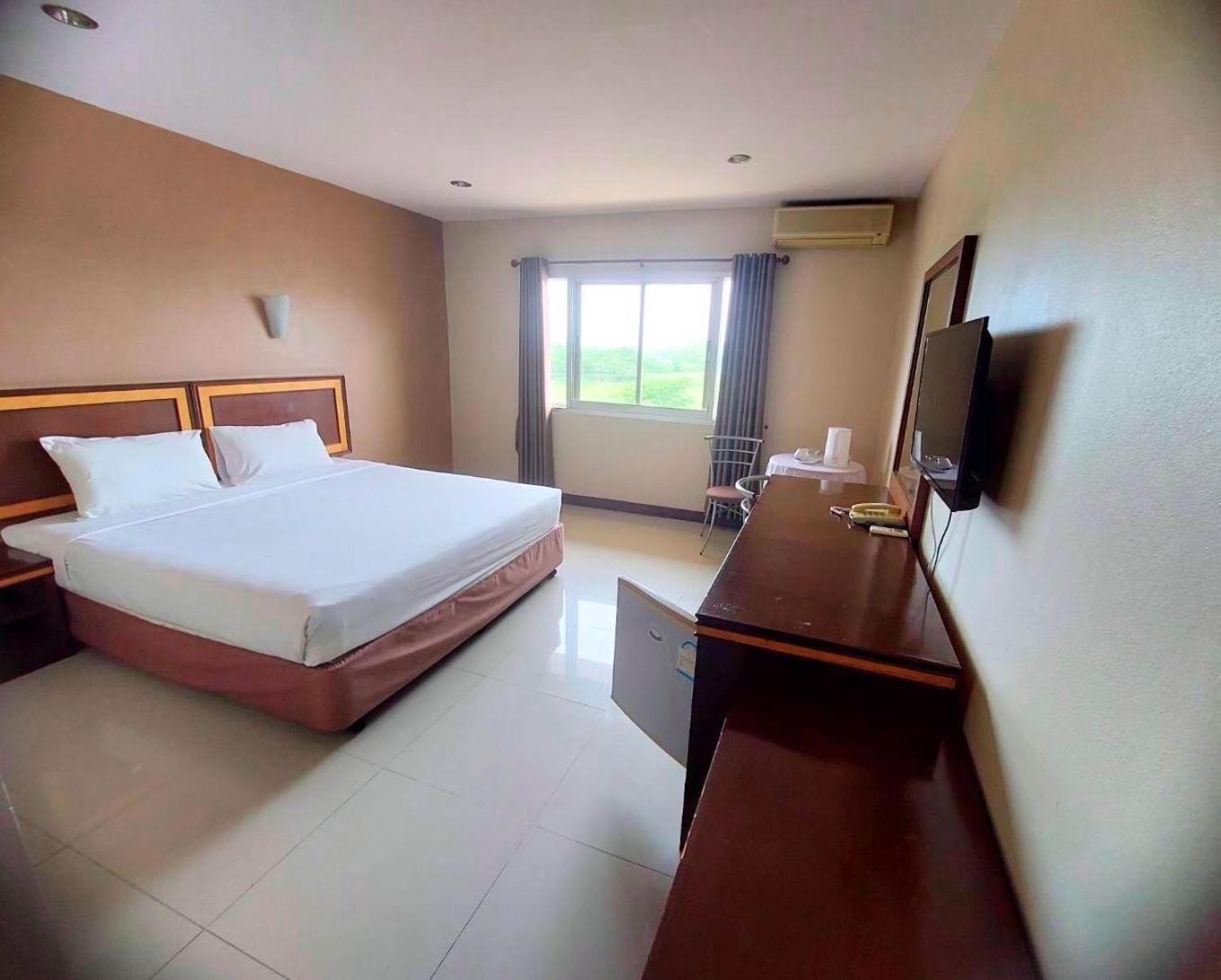 Standard Double or Twin Room - Photo 2