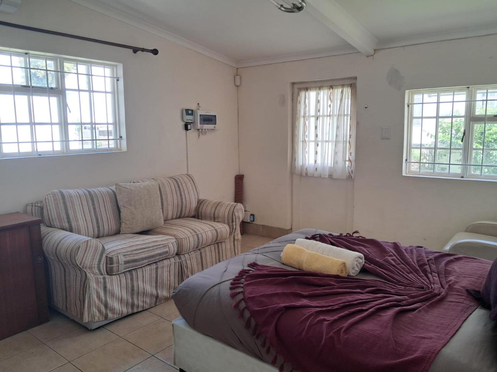 Three-Bedroom House photo 2