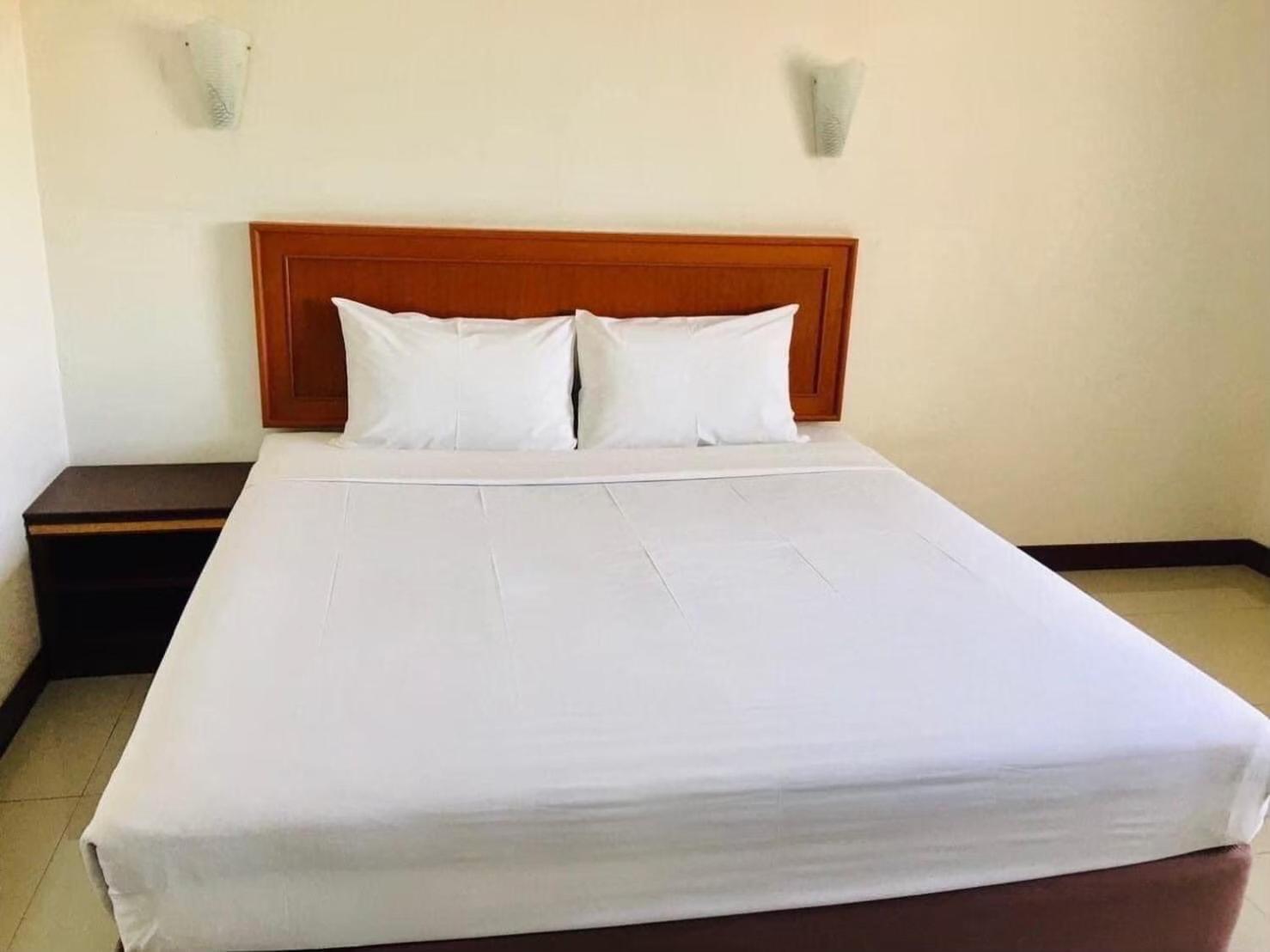 Deluxe Double or Twin Room - Photo 9