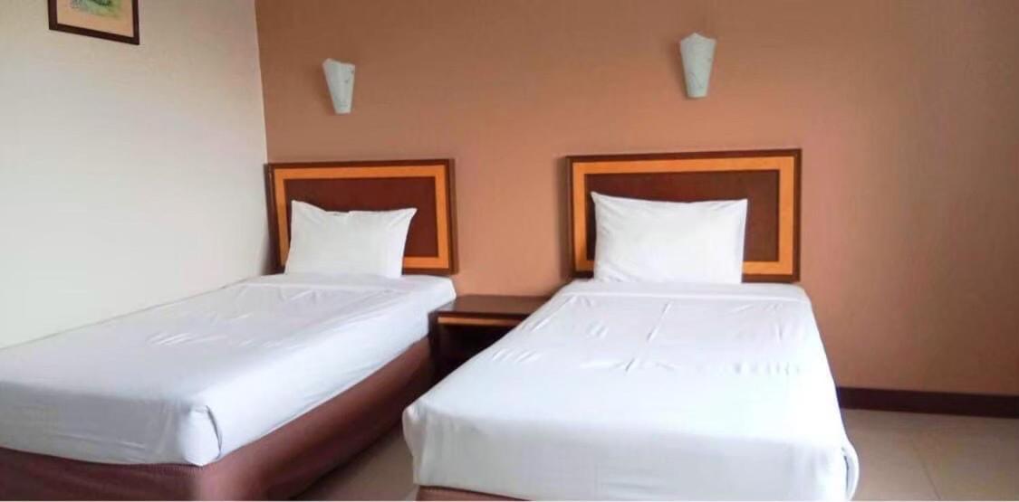 Deluxe Double or Twin Room - Photo 7
