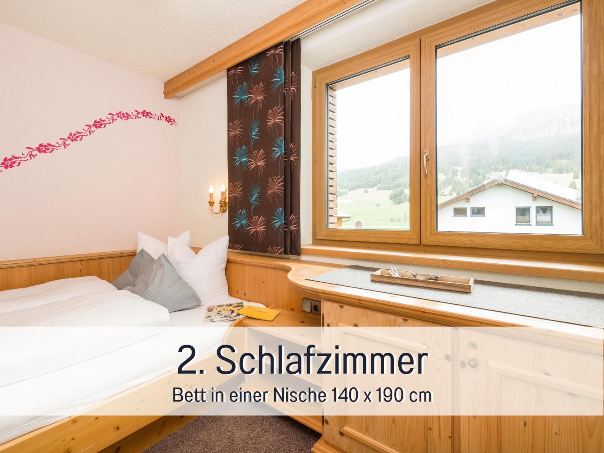 Two-Bedroom Apartment with Balcony and Mountain View  photo 2