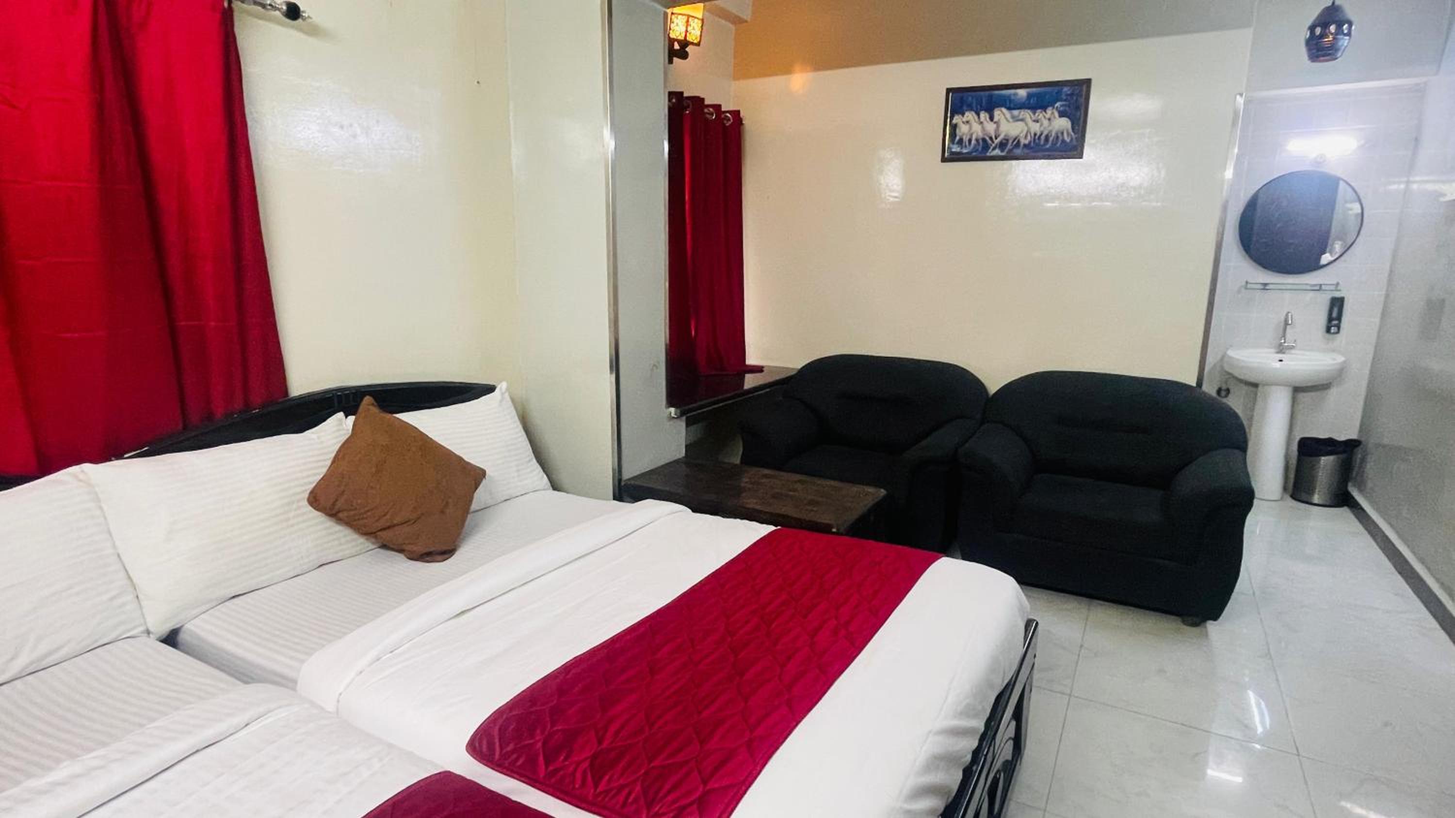 Standard Suite - Photo 8