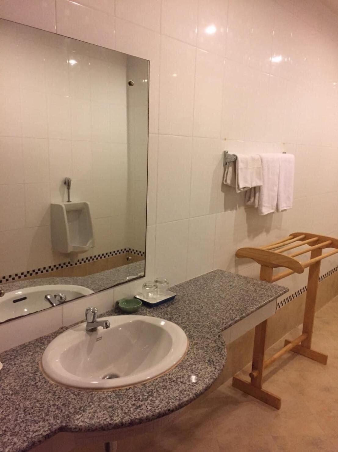 Deluxe Double or Twin Room - Photo 5