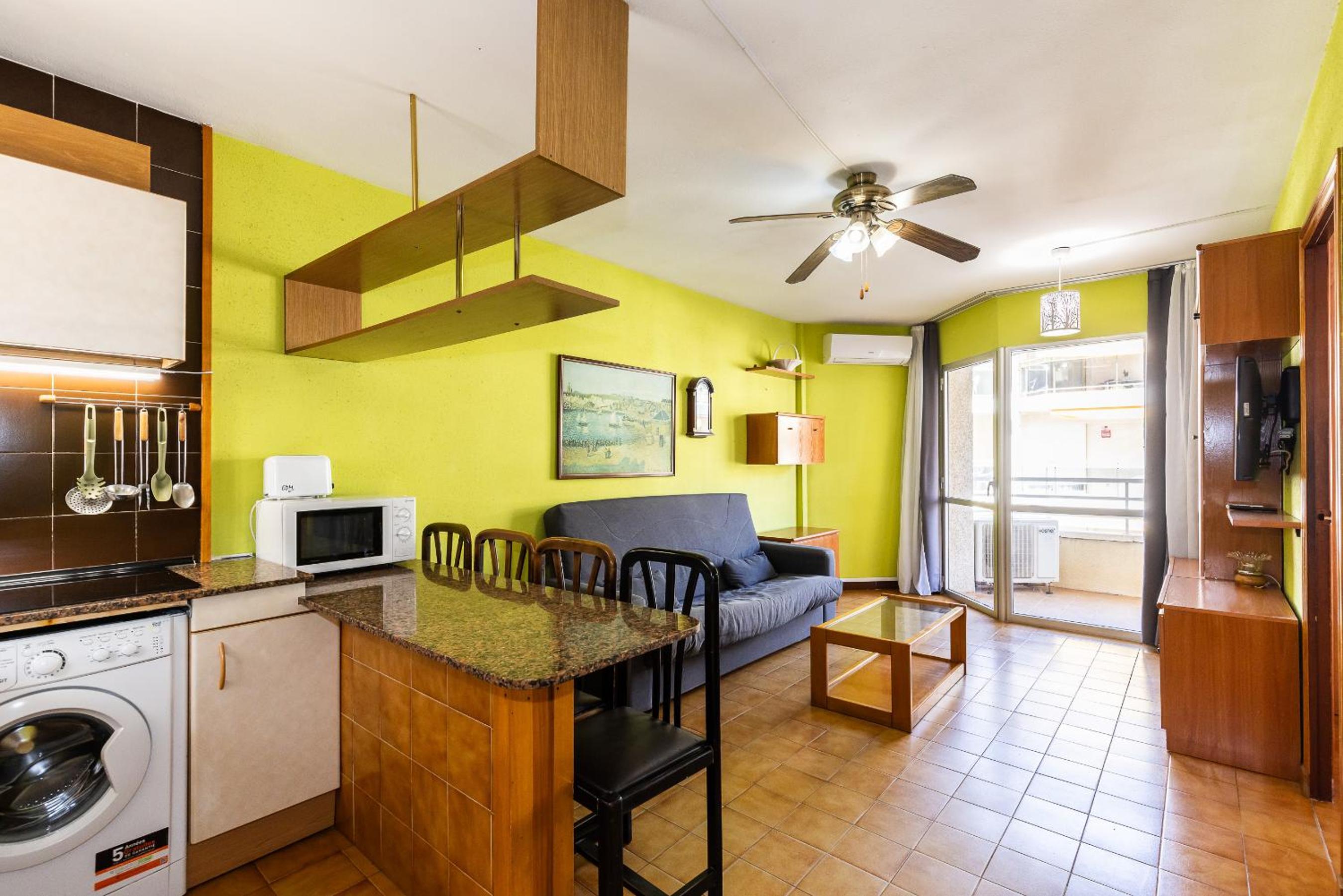 Apartamento con Balcón