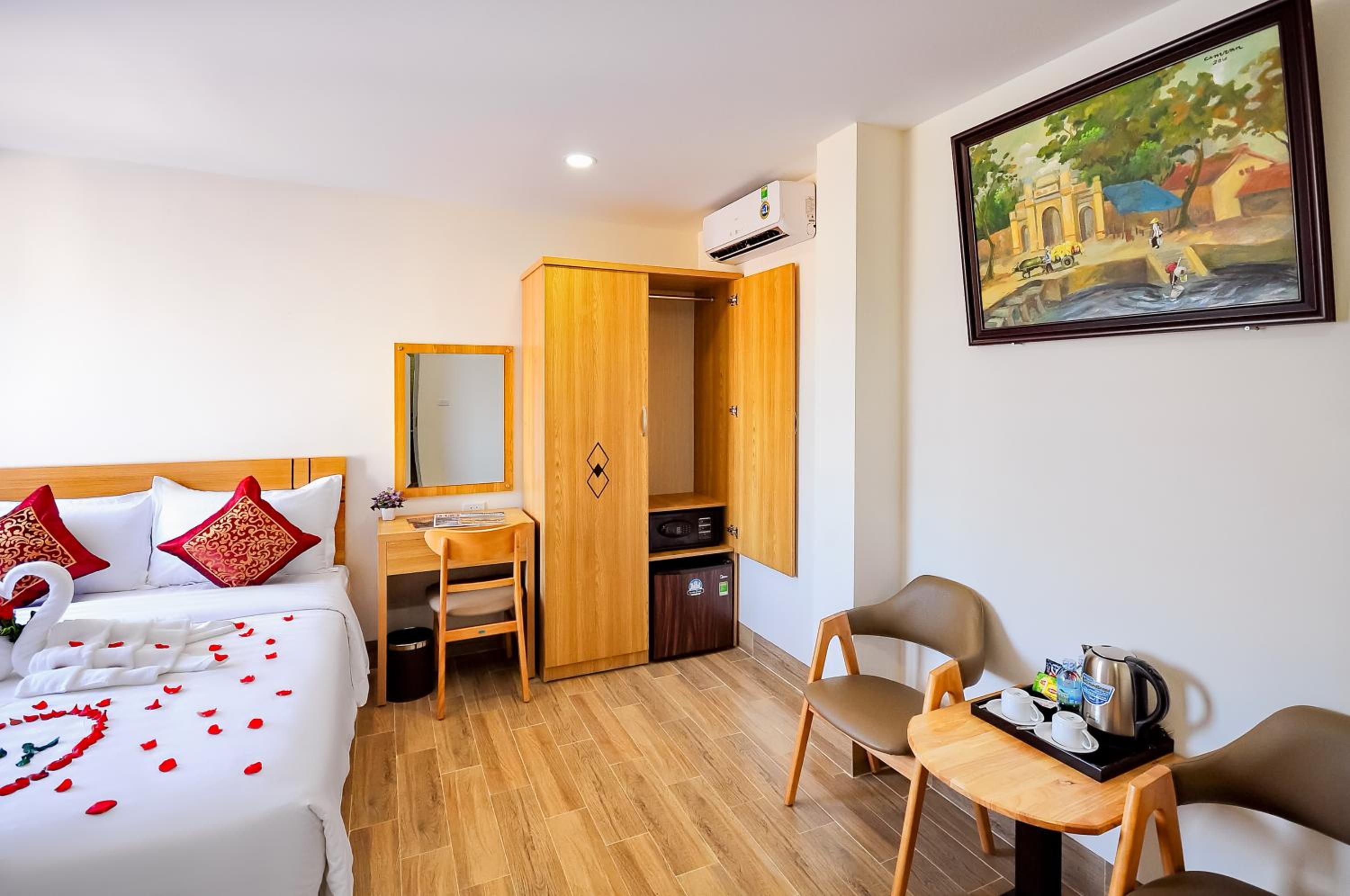 Deluxe Double Room with Sea View - Photo 9