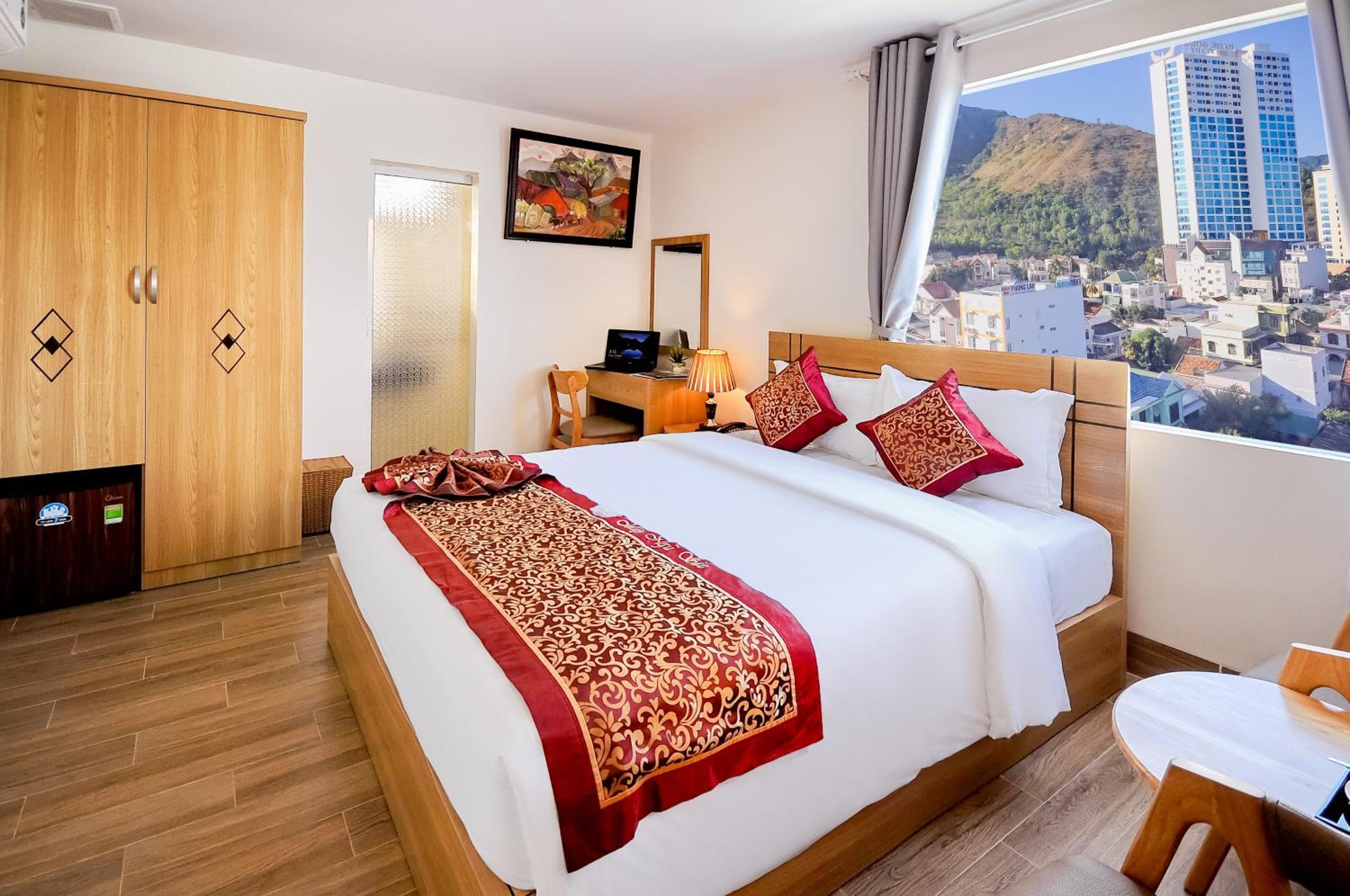 Deluxe Double Room with Sea View - Photo 3