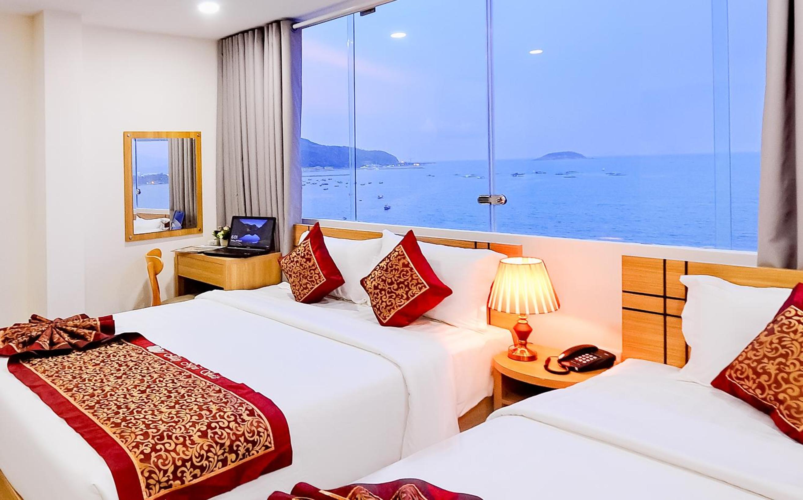 Deluxe Triple Room with Sea View - Photo 3