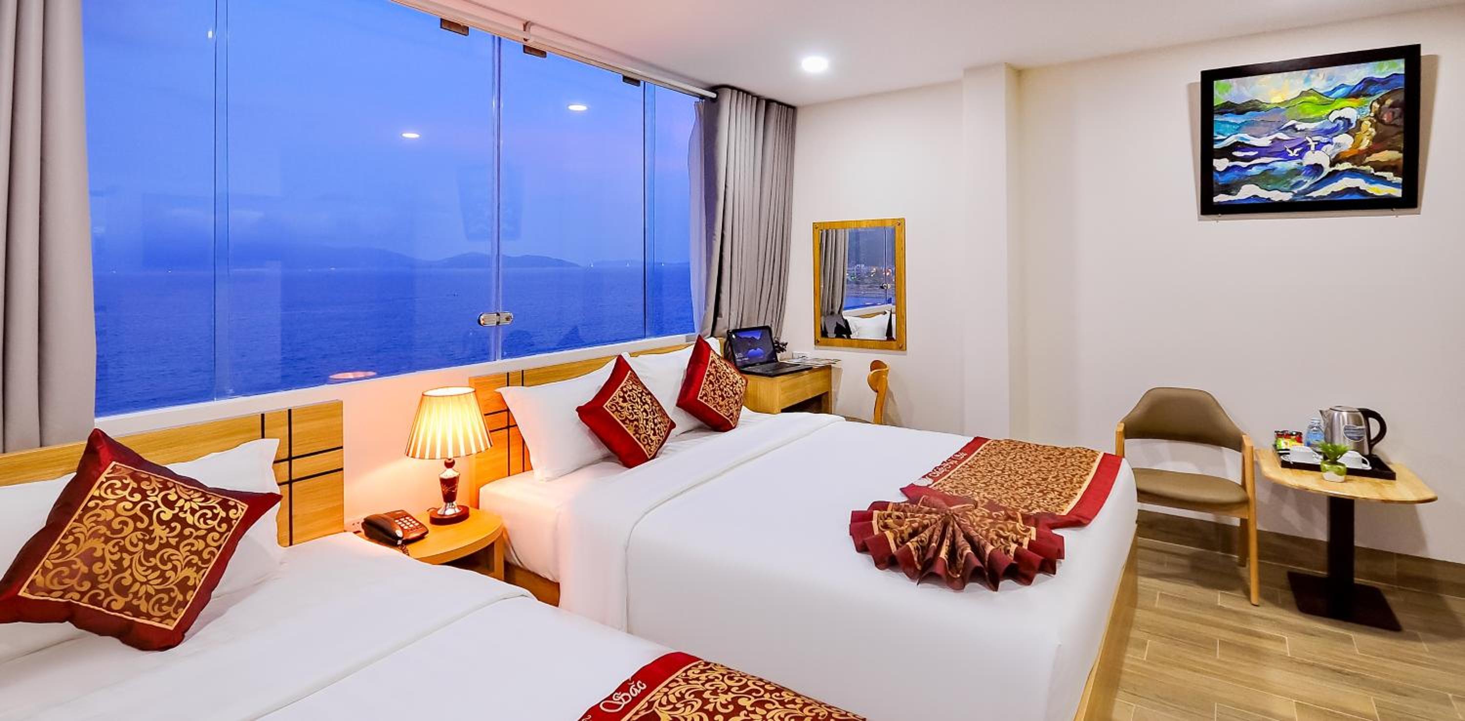 Deluxe Triple Room with Sea View - Photo 2