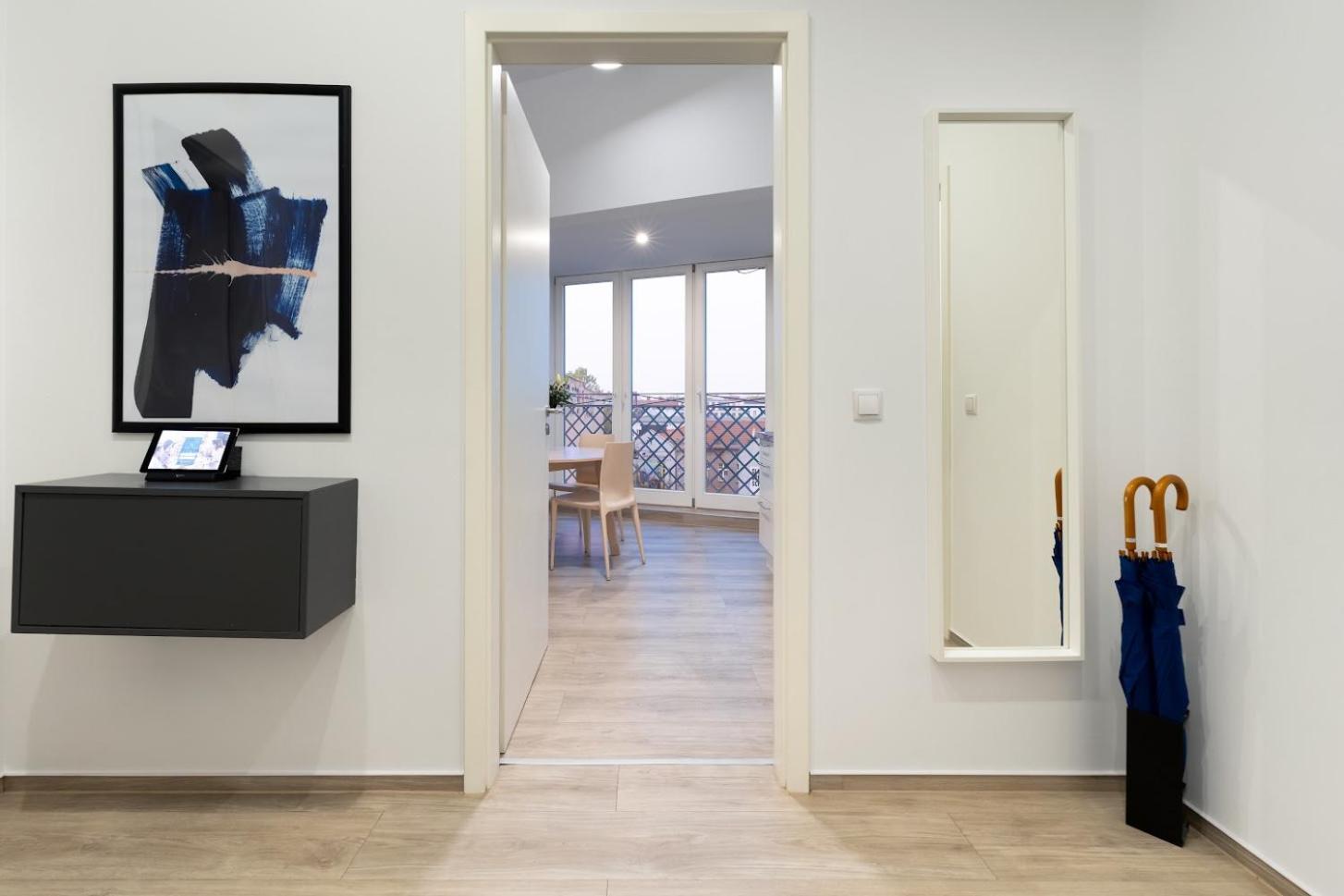 Penthouse Apartment with City View photo 3