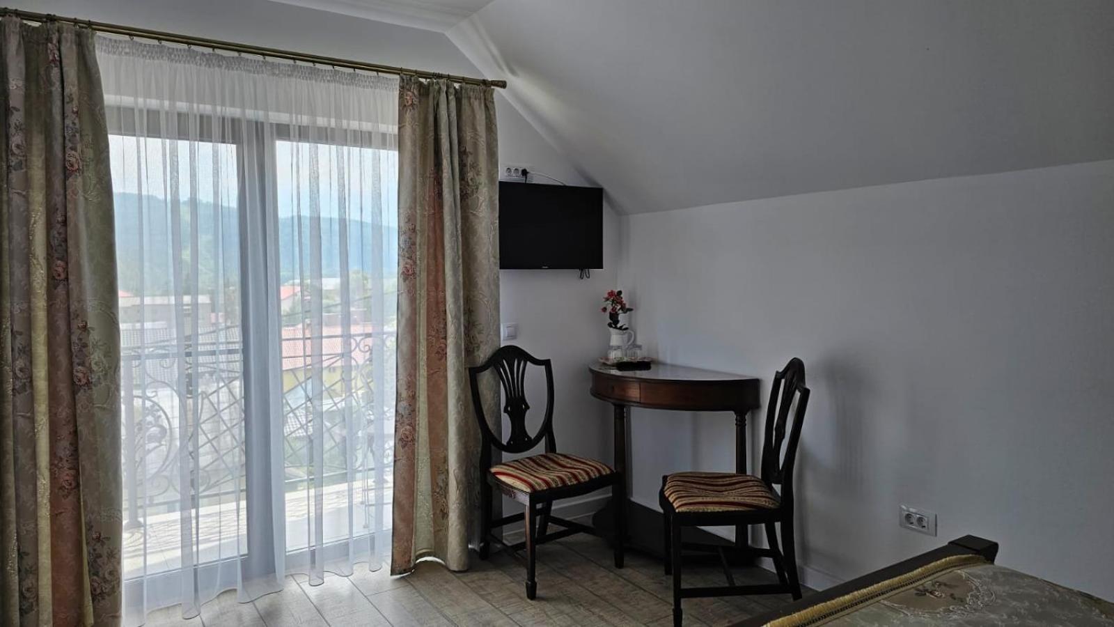 King Room with Balcony photo 2