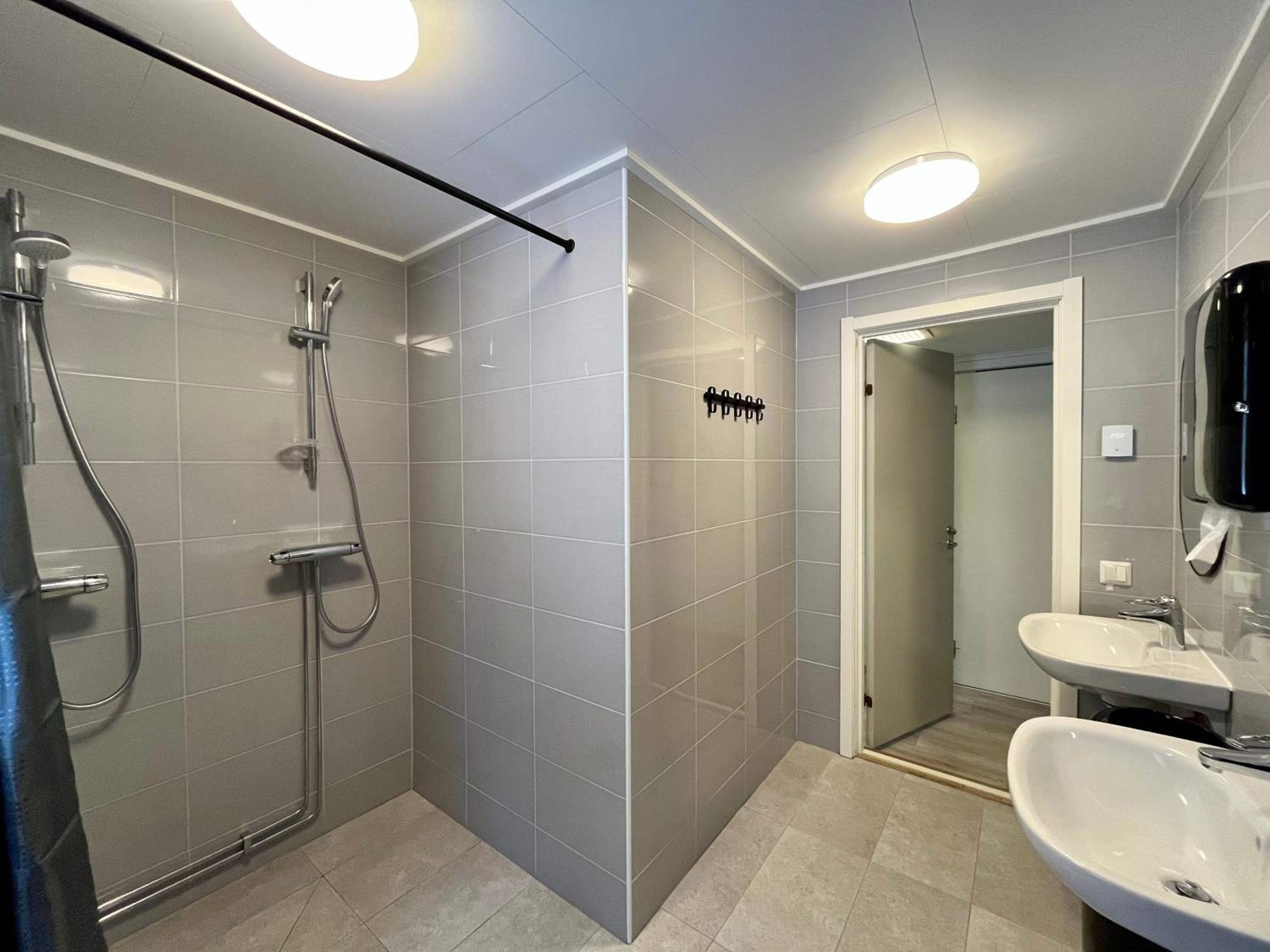 Double Room - Photo 7