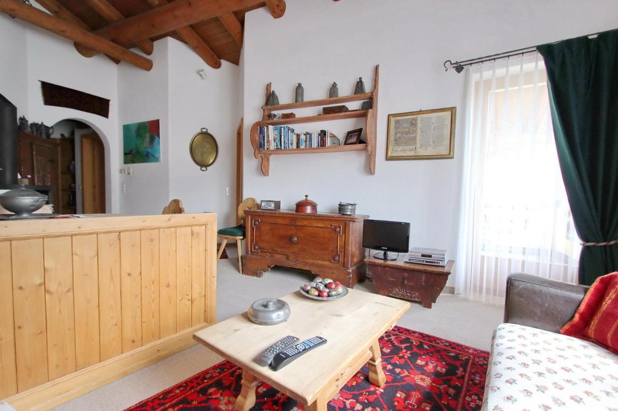 Apartment with Mountain View photo 2