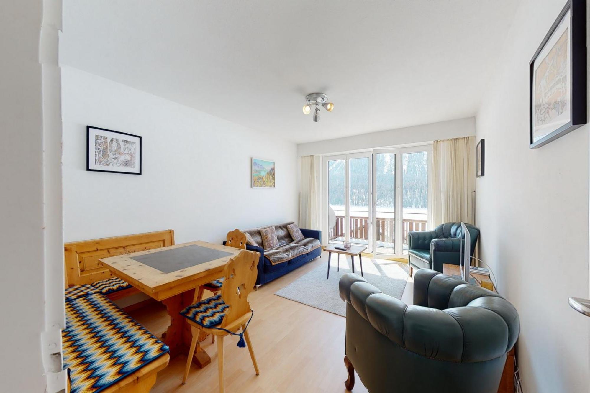 Apartment with Lake View photo 2