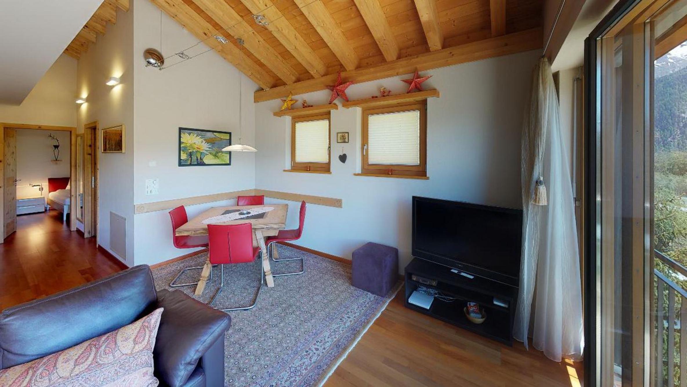 Apartment with Mountain View photo 3