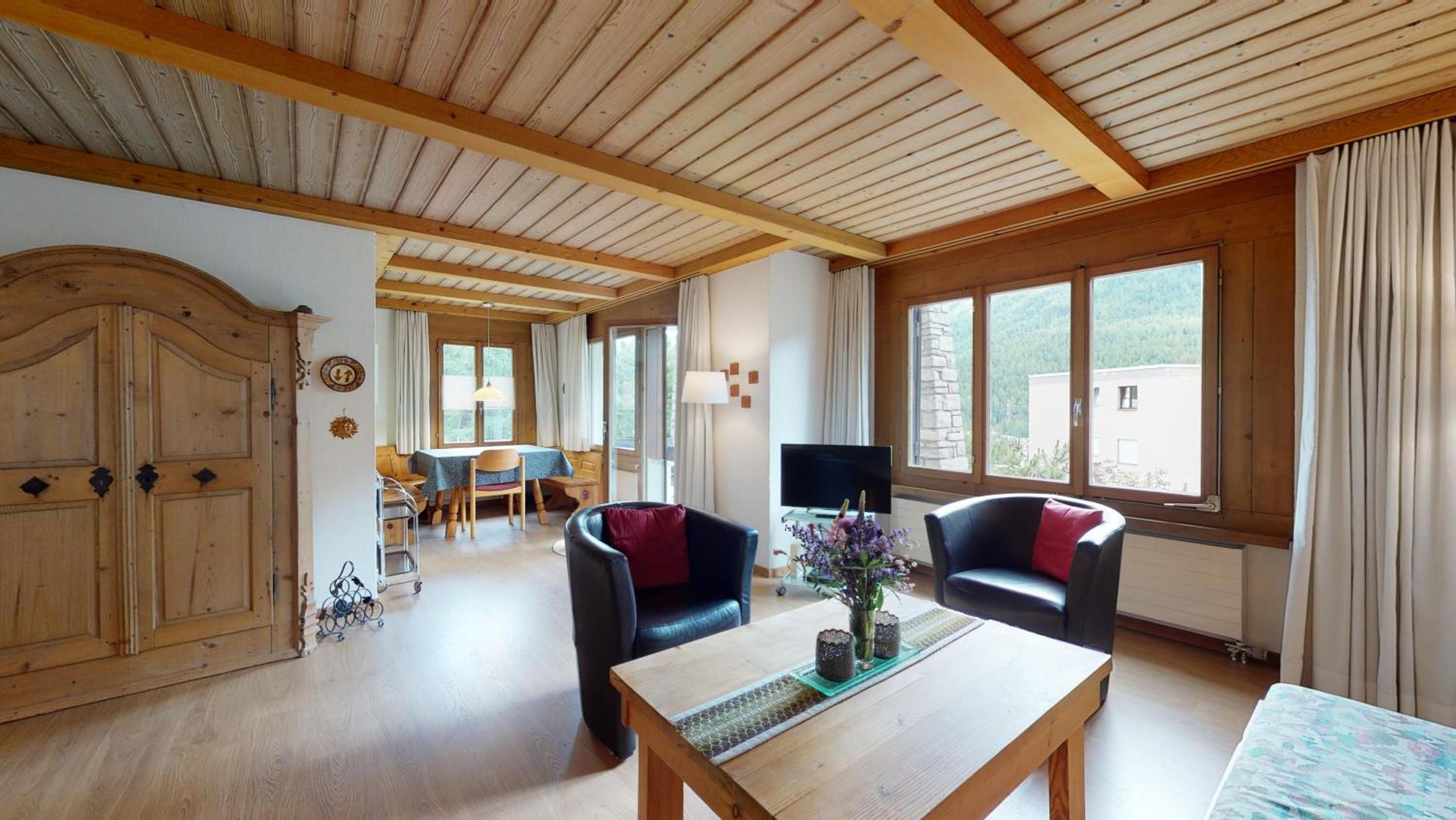 Apartment with Mountain View photo 3