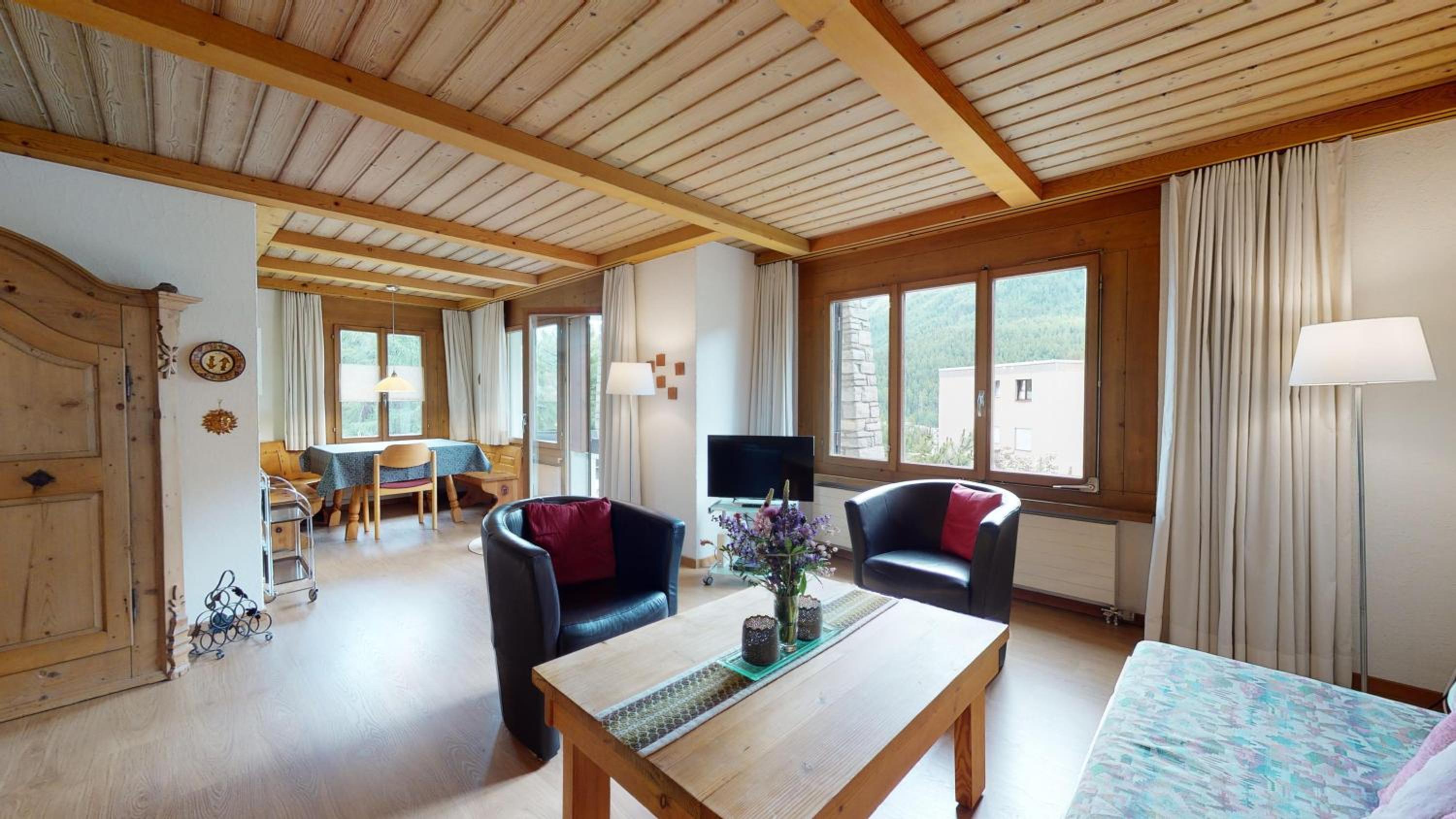 Apartment with Mountain View photo 1