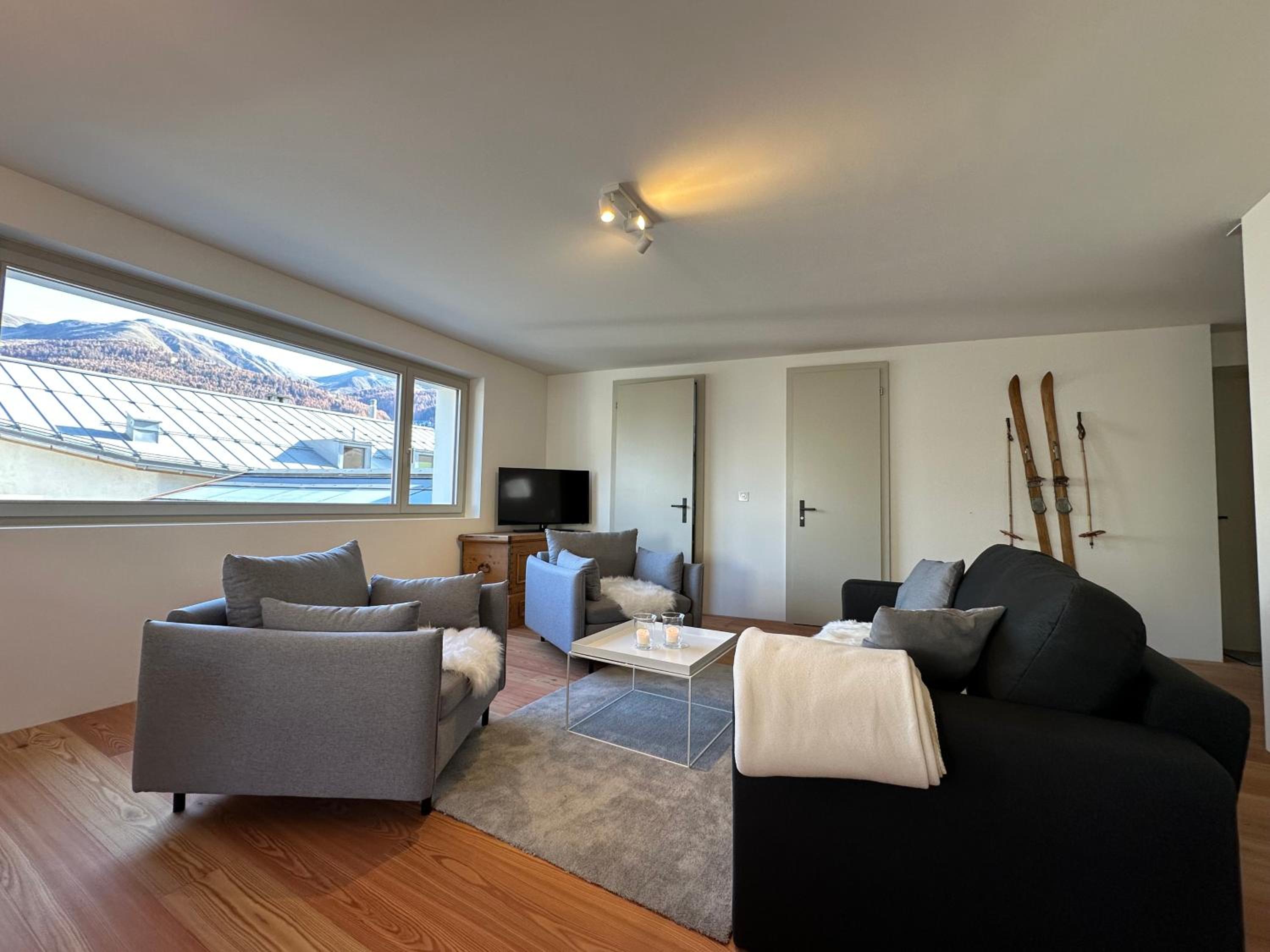 Apartment with Balcony photo 1