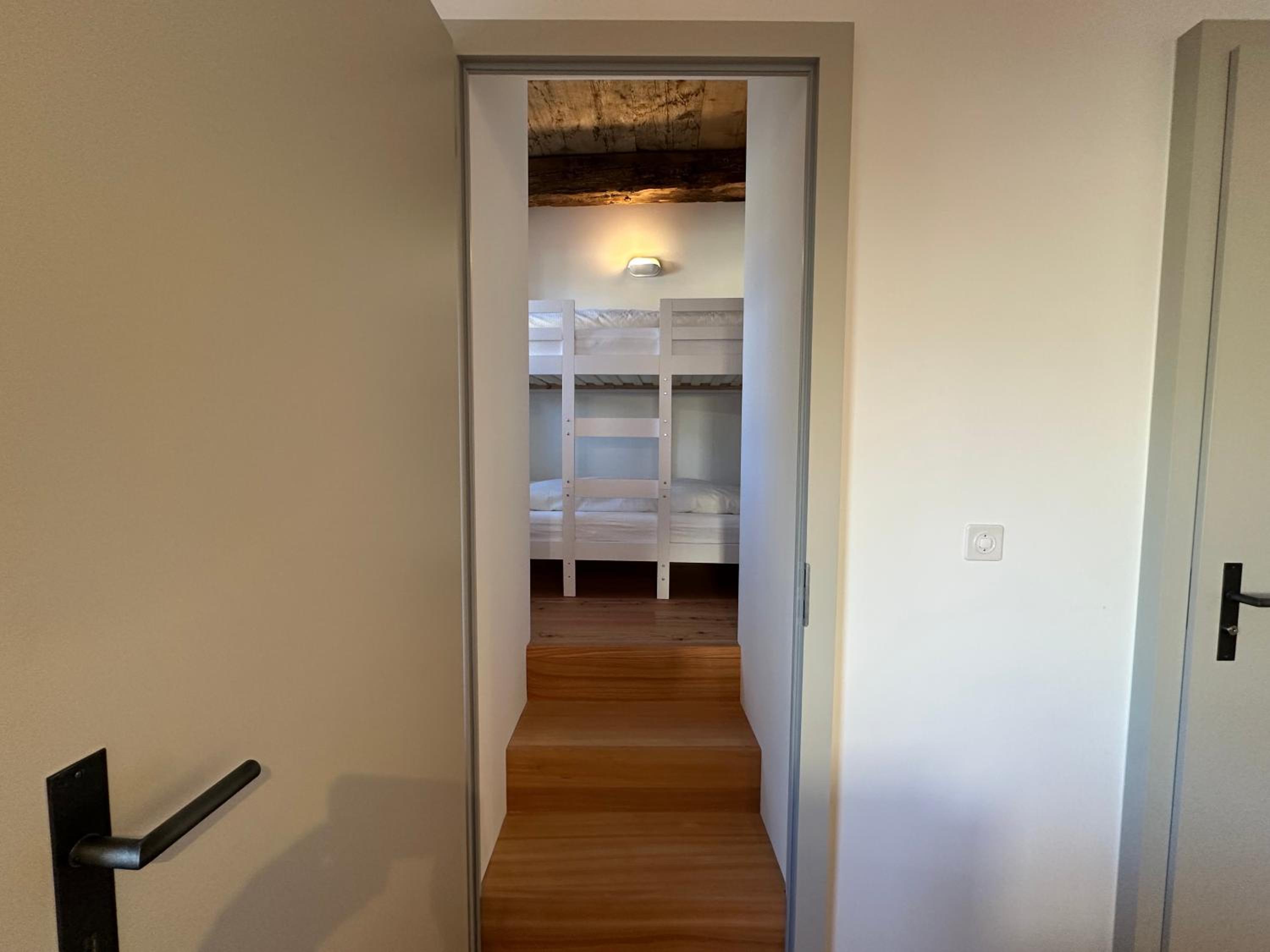 Apartment with Balcony photo 3