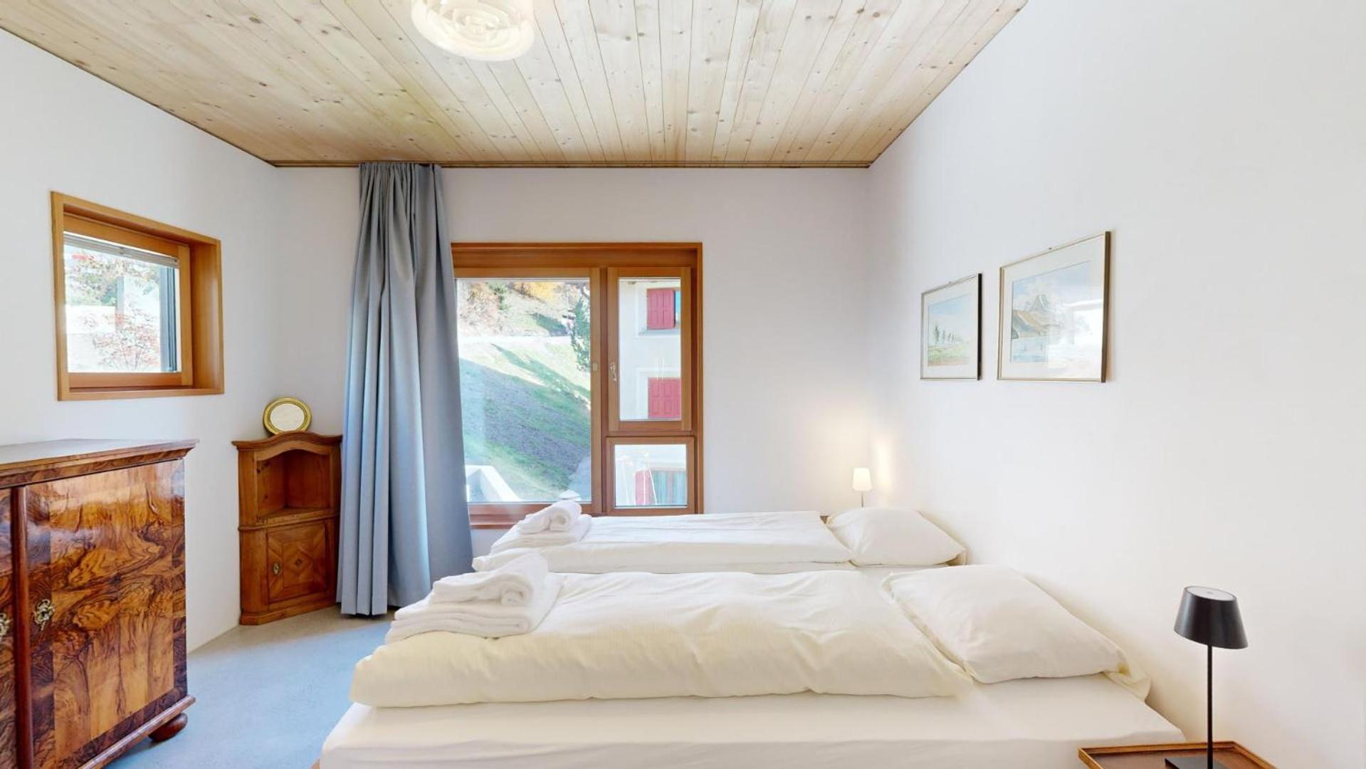 Apartment with Mountain View photo 2