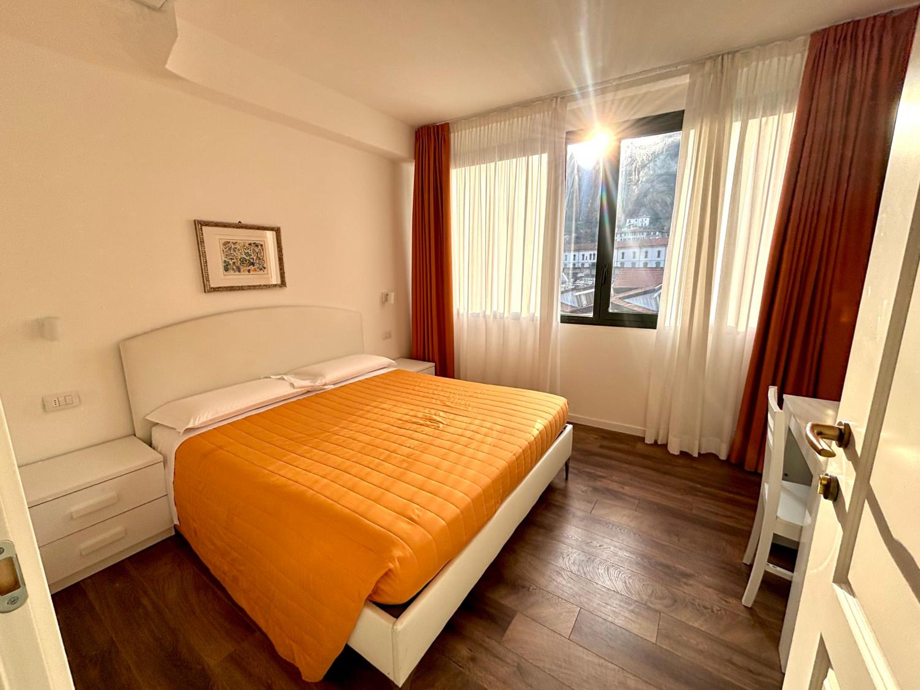 Standard Double Room with Shared Bathroom