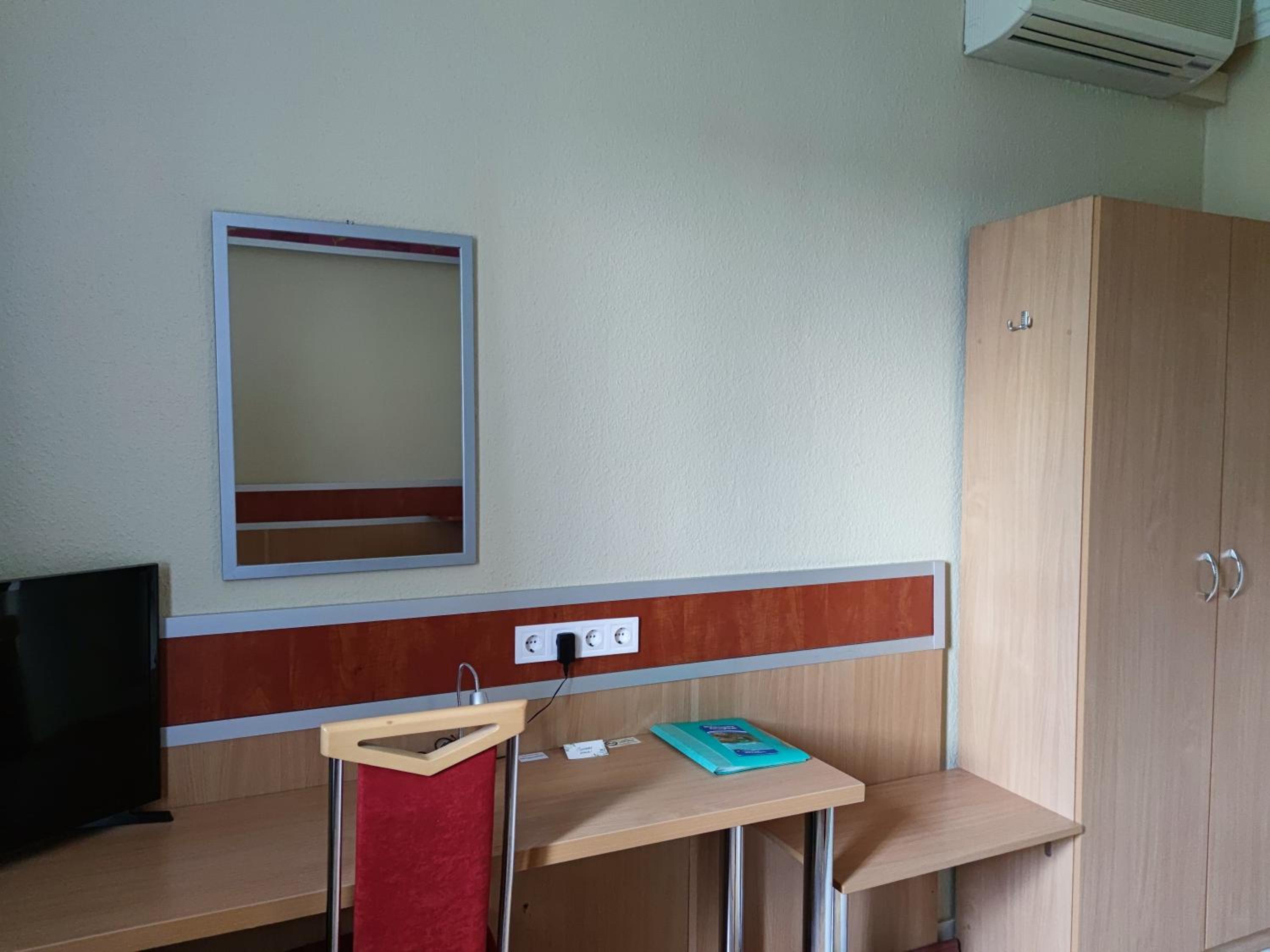 Standard Single Room