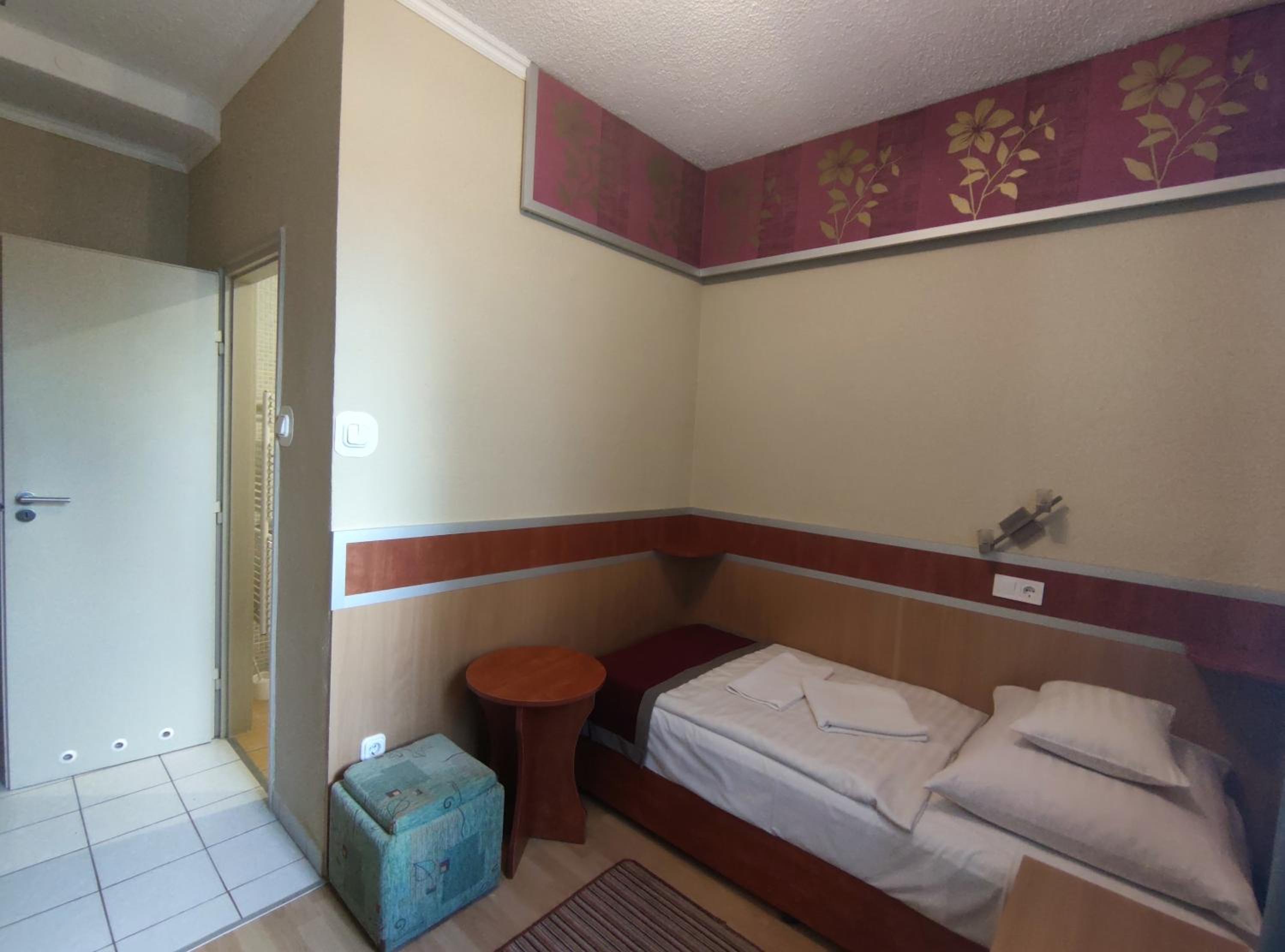 Single Room photo 3