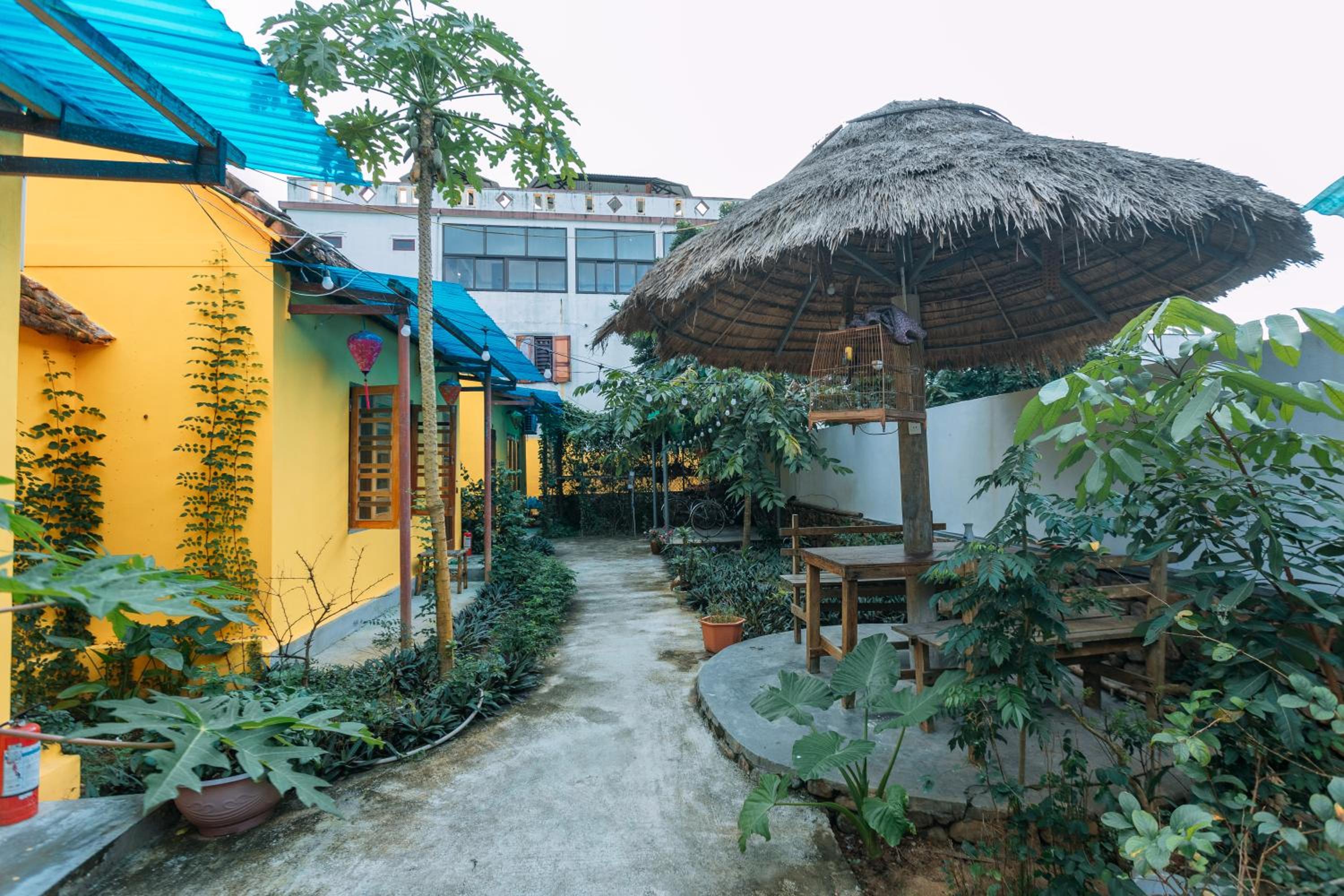 Deluxe Bungalow with Garden View photo 2