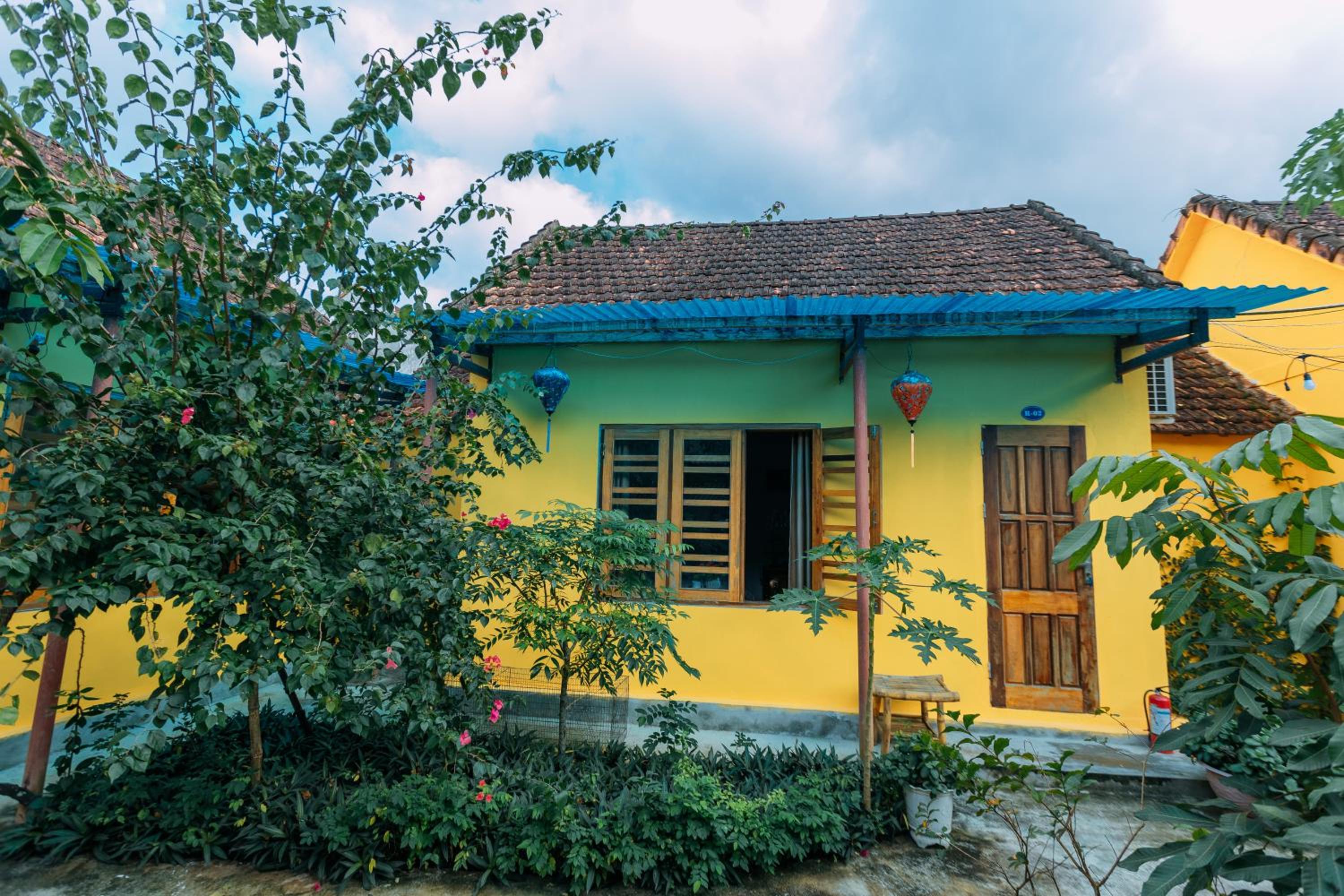 Deluxe Bungalow with Garden View photo 3
