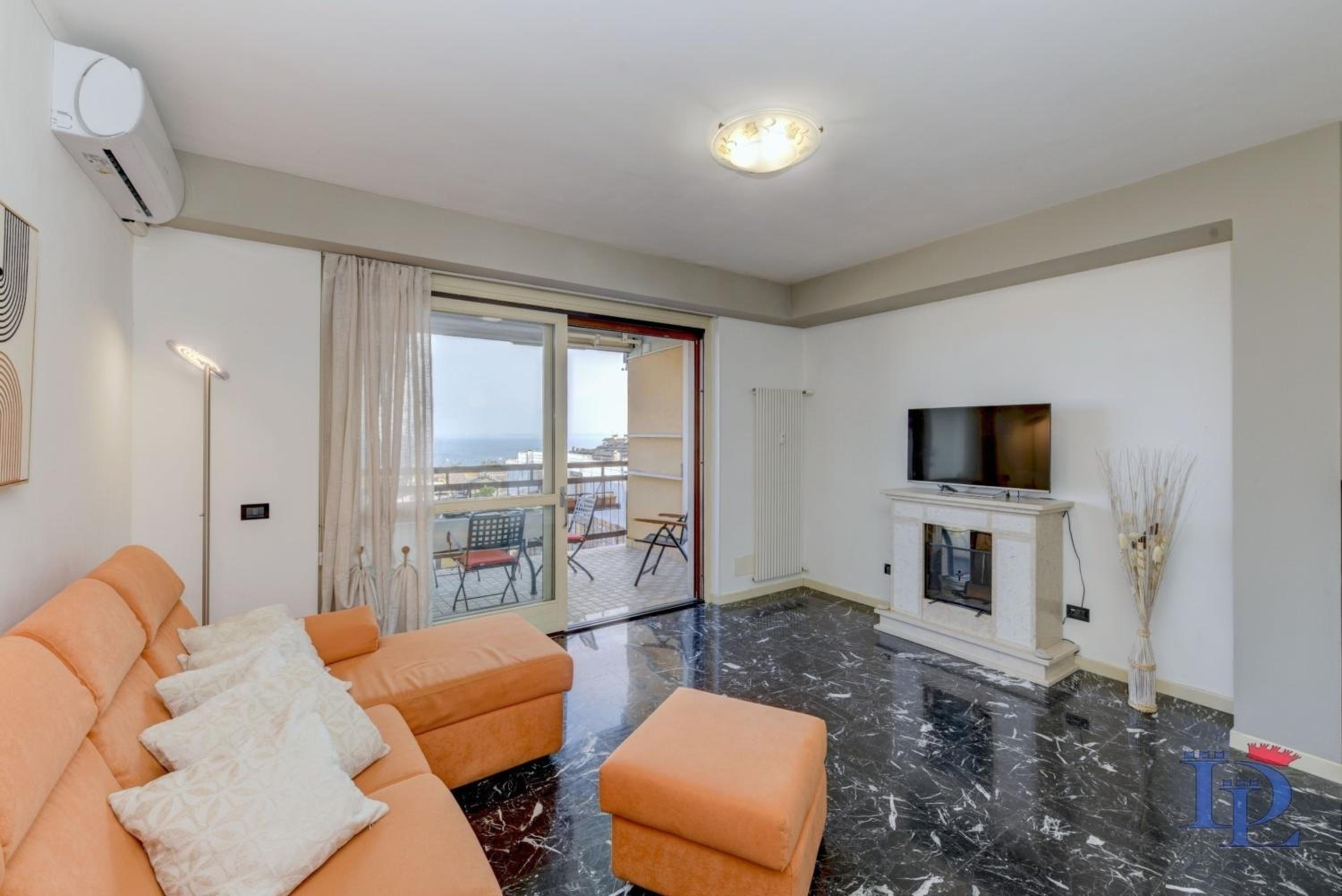 Apartment with Lake View photo 3