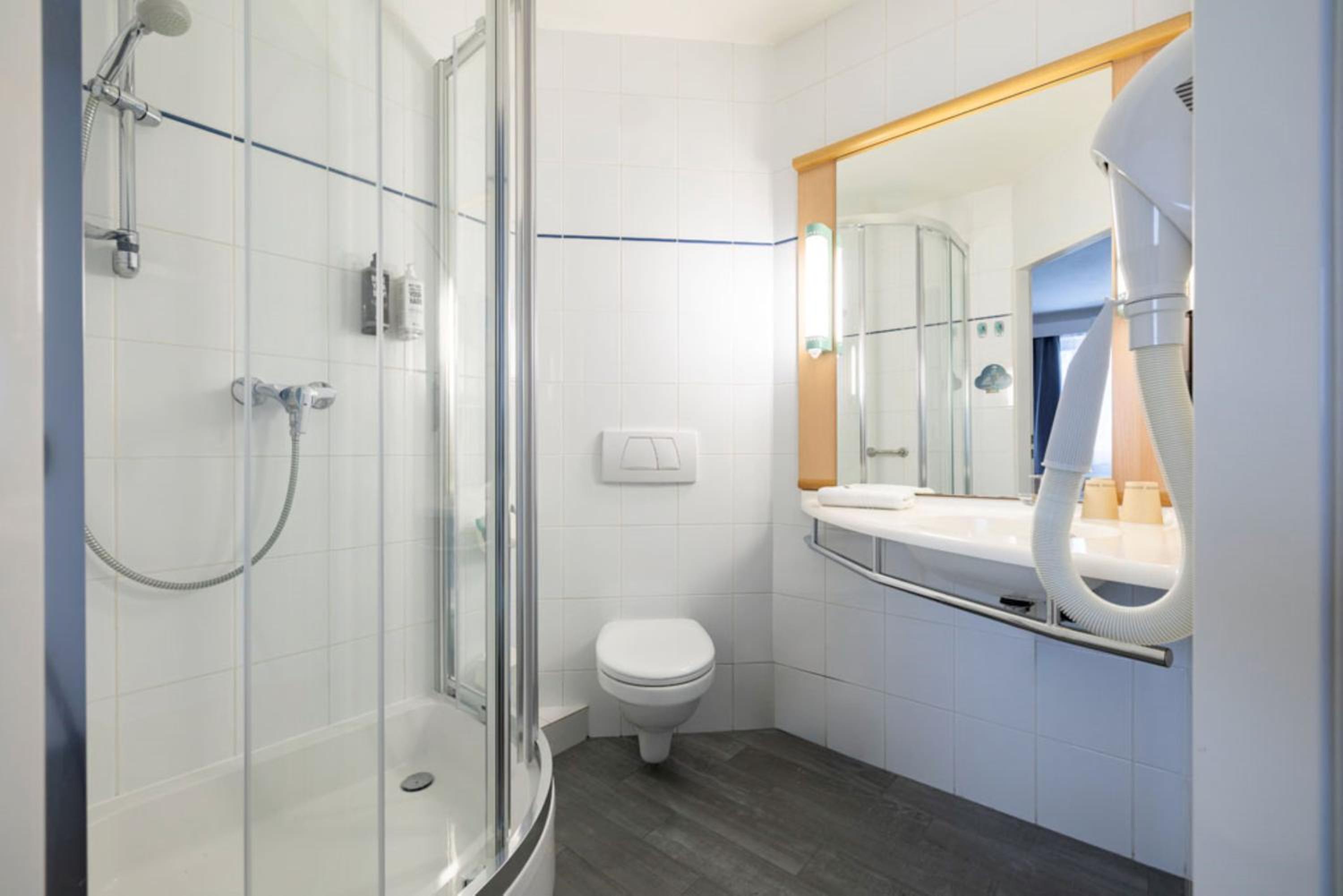 Standard Double Room - Photo 3