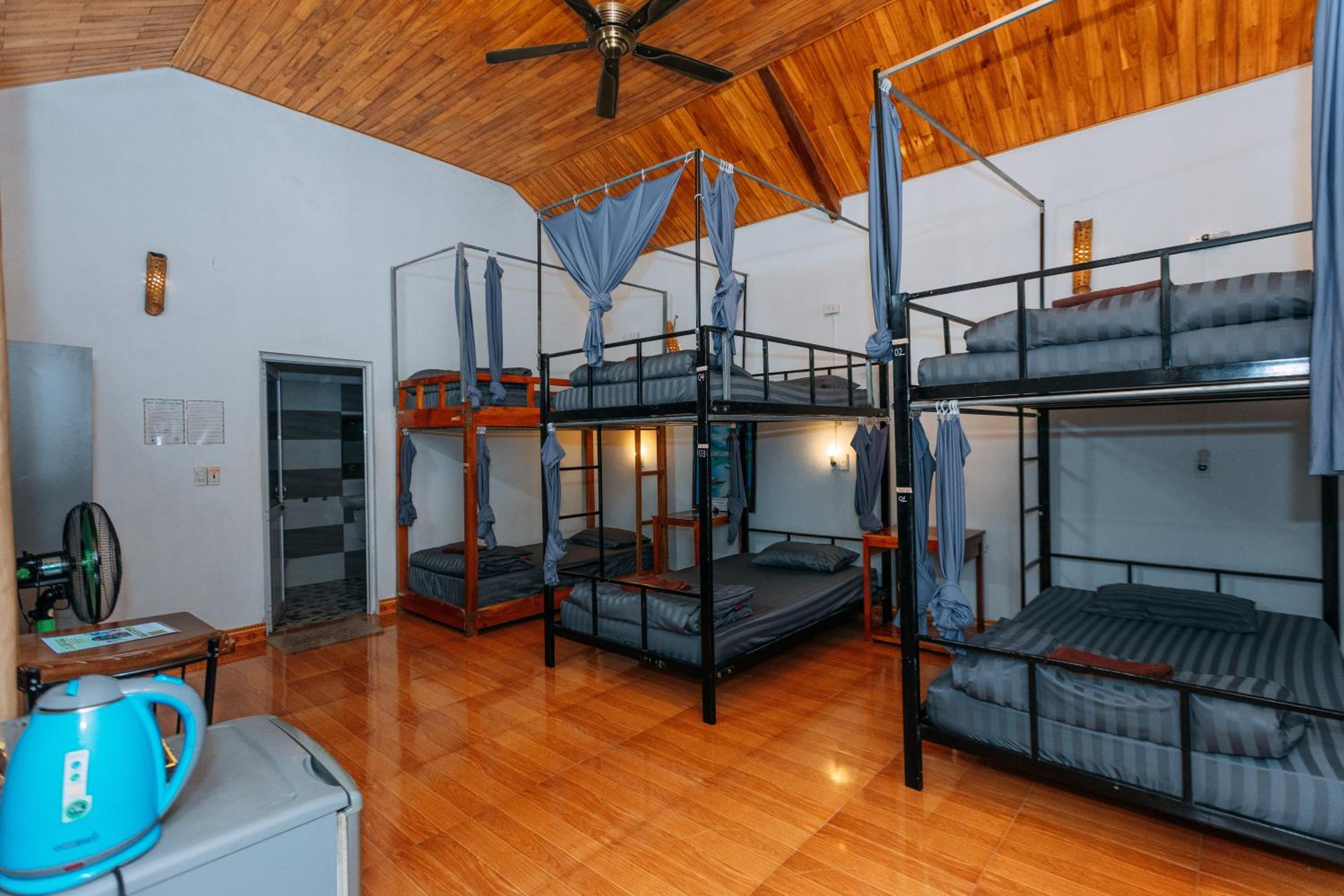 Bed in 6-Bed Mixed Dormitory Room photo 3